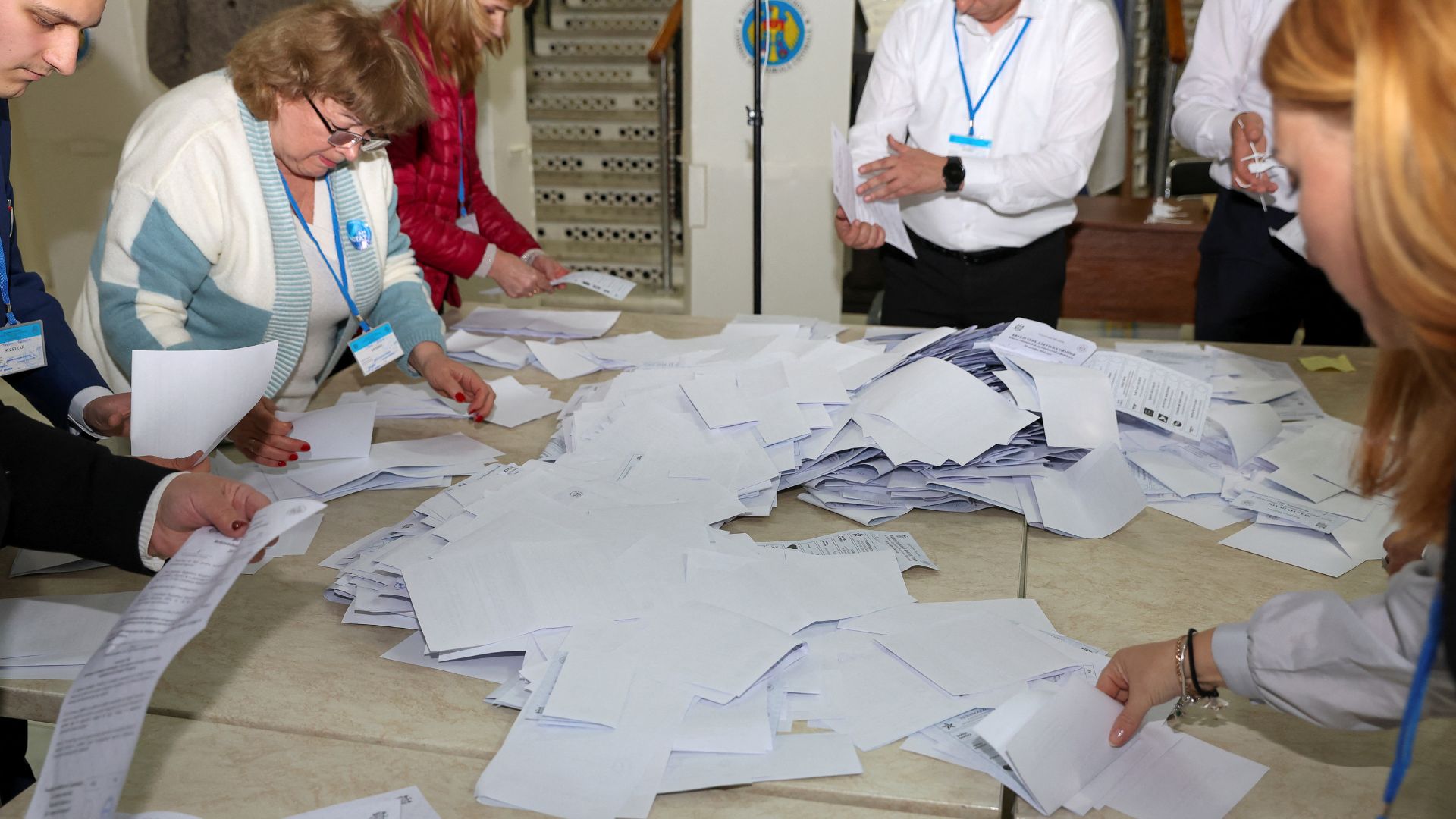 Ahead of the referendum, surveys indicated that around 55 percent of Moldovans would support the constitutional changes, while 34 percent were against. /Reuters/Stringer