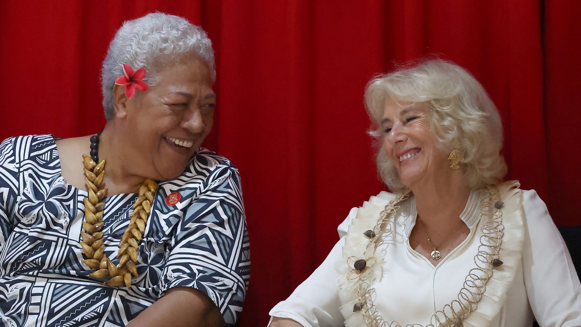 Britain's Queen Camilla talks with Prime Minister of Samoa Naomi Fiame Mataafa during the Commonwealth Heads of Government Meeting. /Manaui Faulalo/AFP