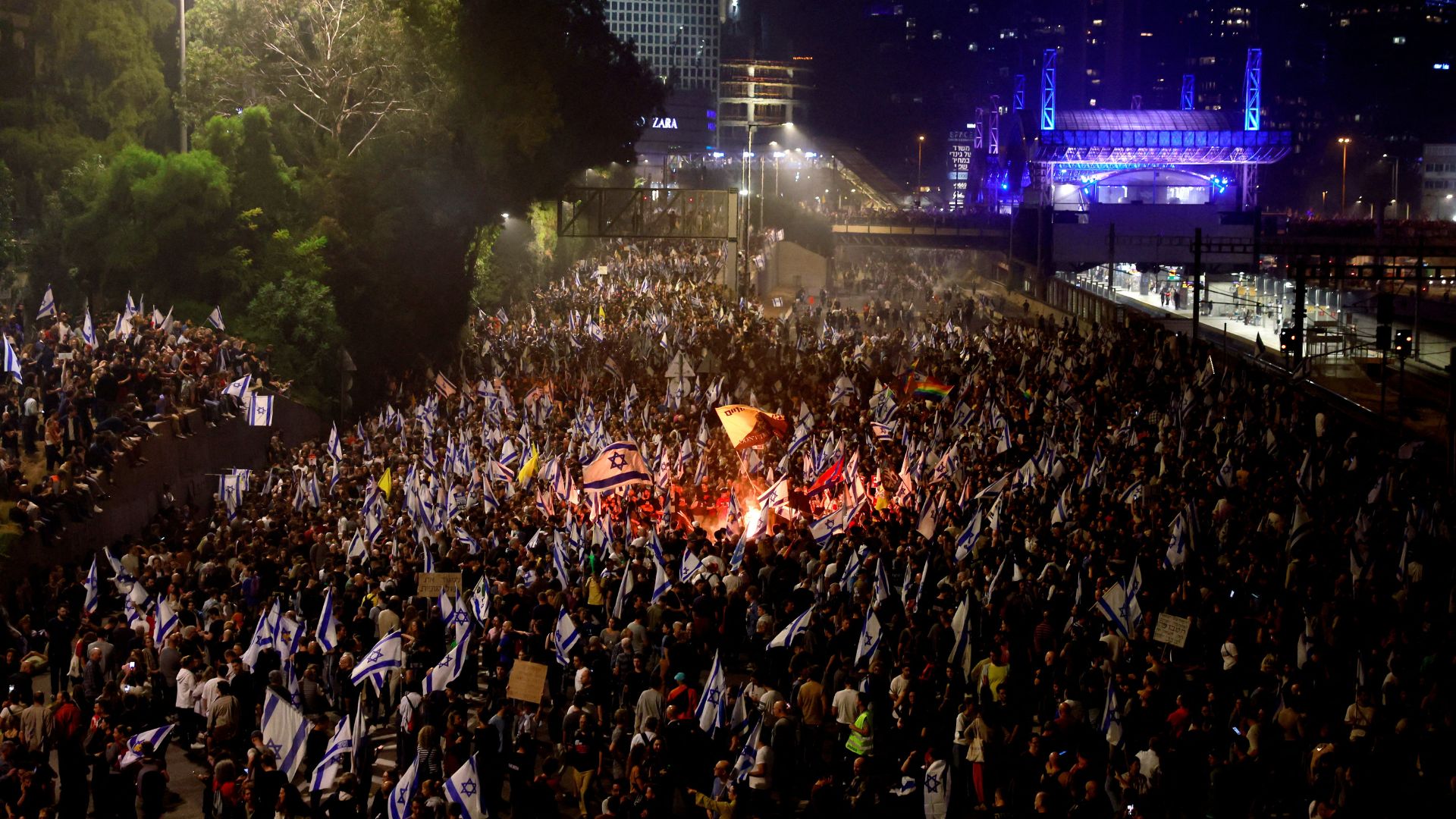 Thousands rally in Tel Aviv after Netanyahu sacks defense minister