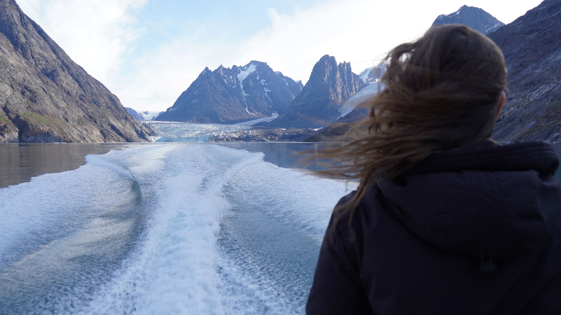 A glacier between Maniitsoq and Sisimiut, on Greenland's west coast. /James Brooks/AFP