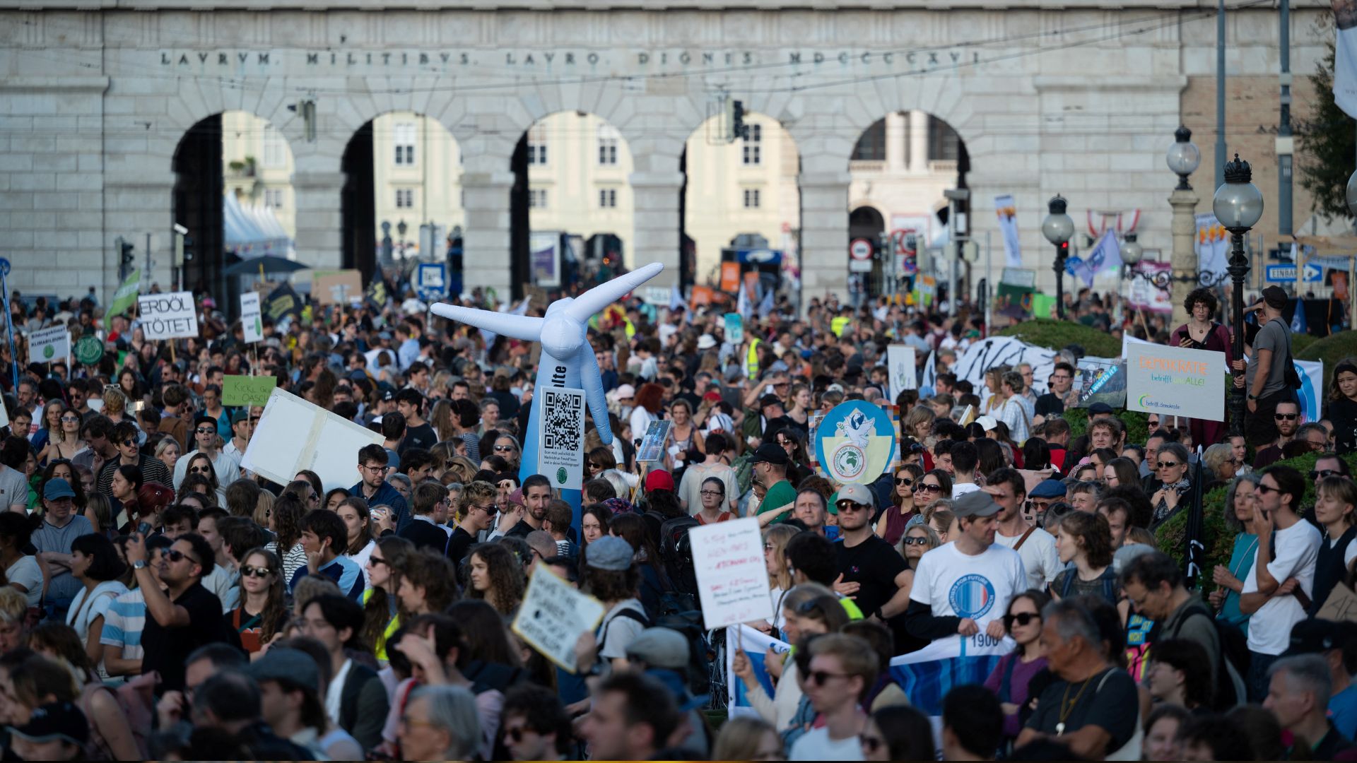 Activists attend the global Fridays for Future climate strike in Vienna on September 20. /Elisabeth Mandl/Reuters
