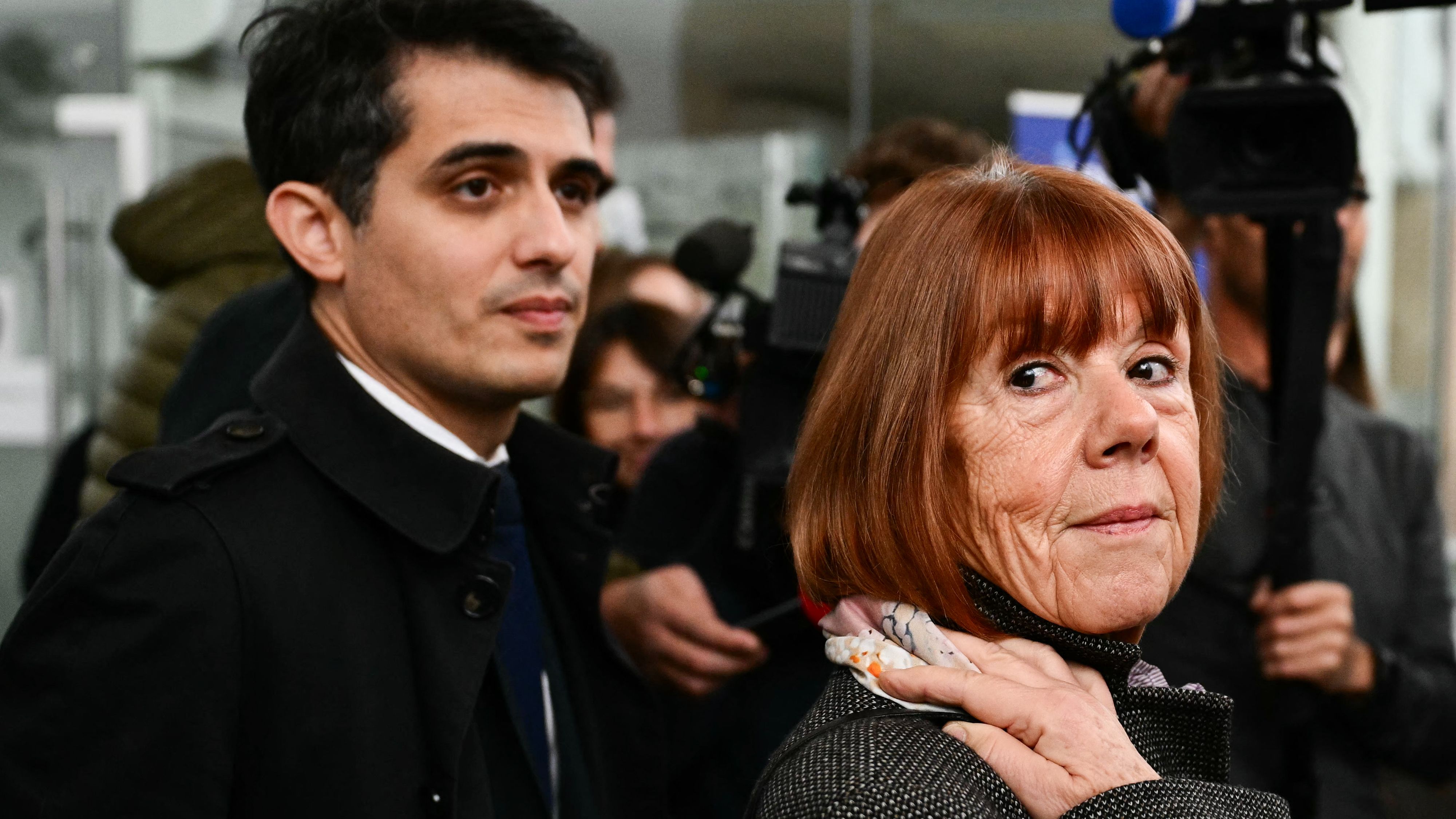 Gisele Pelicot next to her lawyer during the trial at the Avignon courthouse./ Christophe SIMON / AFP