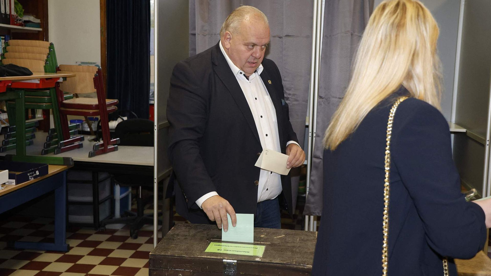 D'haeseleer votes during October's mayoral election. /Nicolas Maeterlinck /Belga