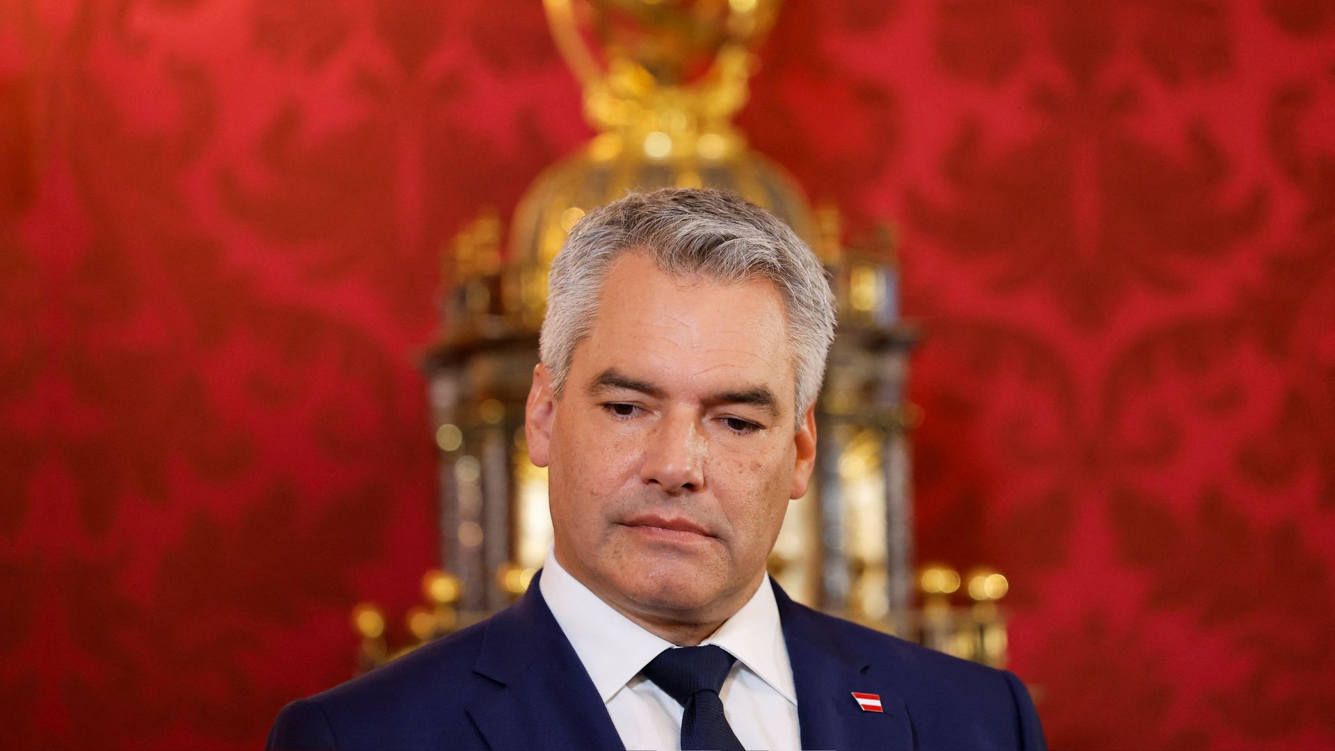 Austrian Chancellor Karl Nehammer told the interior ministry to suspend all Syrian applications. /Lisa Leutner/Reuters
