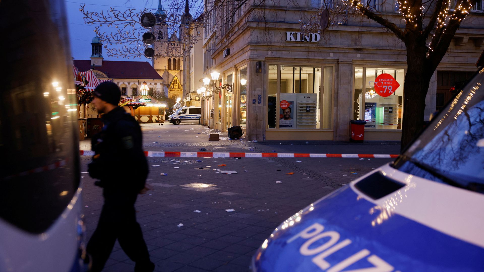 A police officer at the site where a car drove into a crowd at a Magdeburg Christmas market. /Axel Schmidt/Reuters
