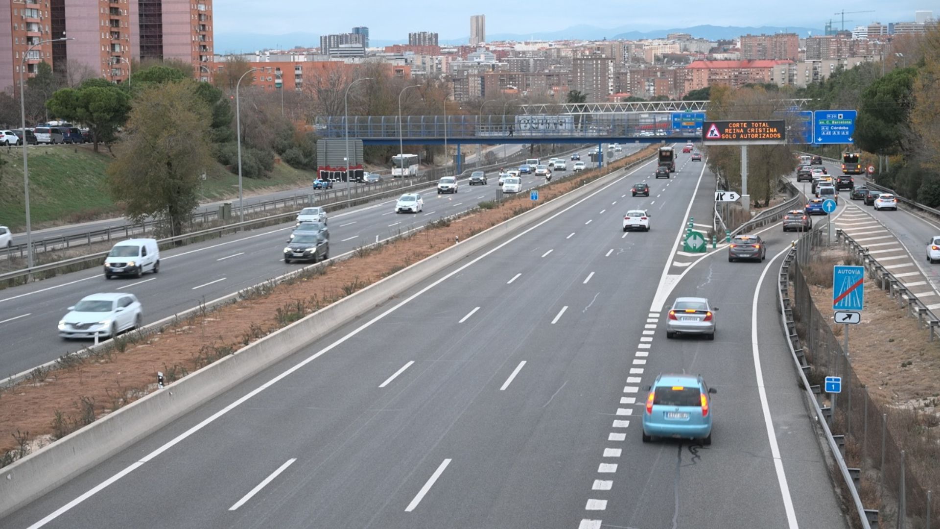 Cars traverse Madrid's A3 motorway. /CGTN