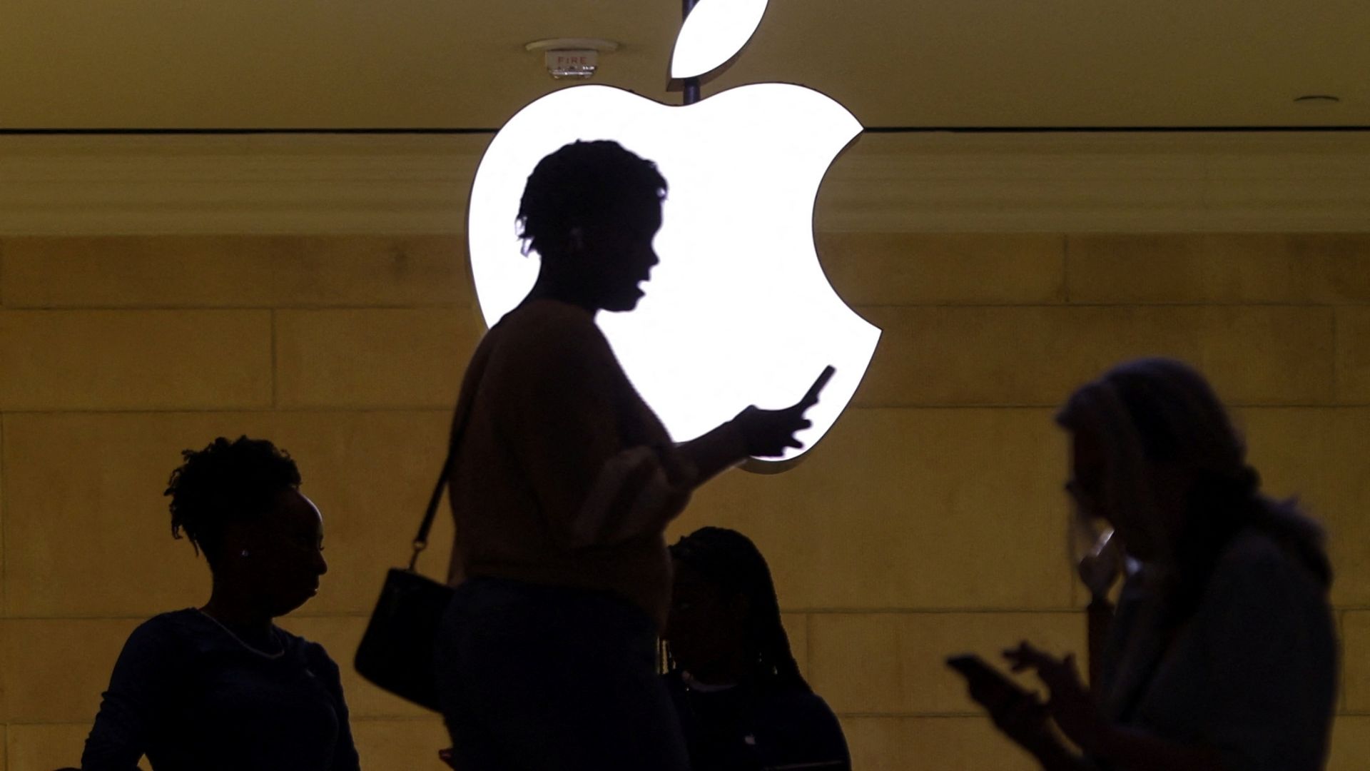 Apple products are hugely popular but the EU is preparing to force the tech giant to make them more compatible with other gear. /Mike Segar/Reuters
