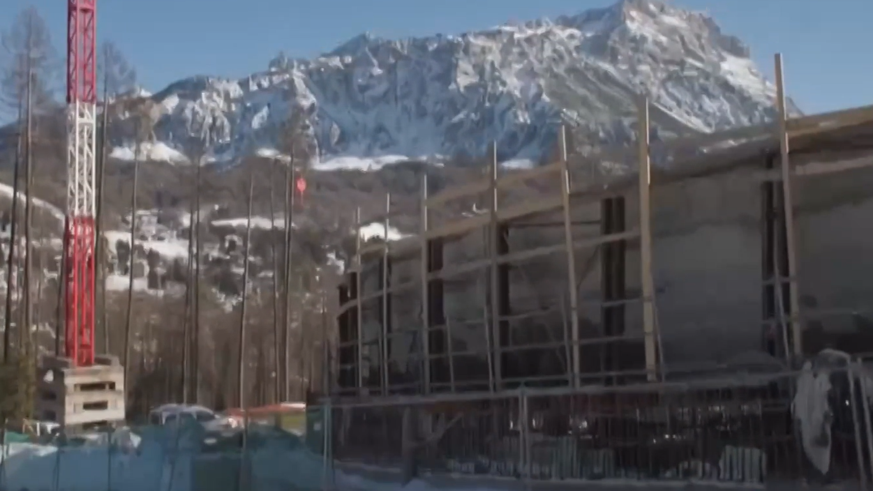 Construction is in overdrive for the new bobsleigh track in Cortina. /CGTN Europe