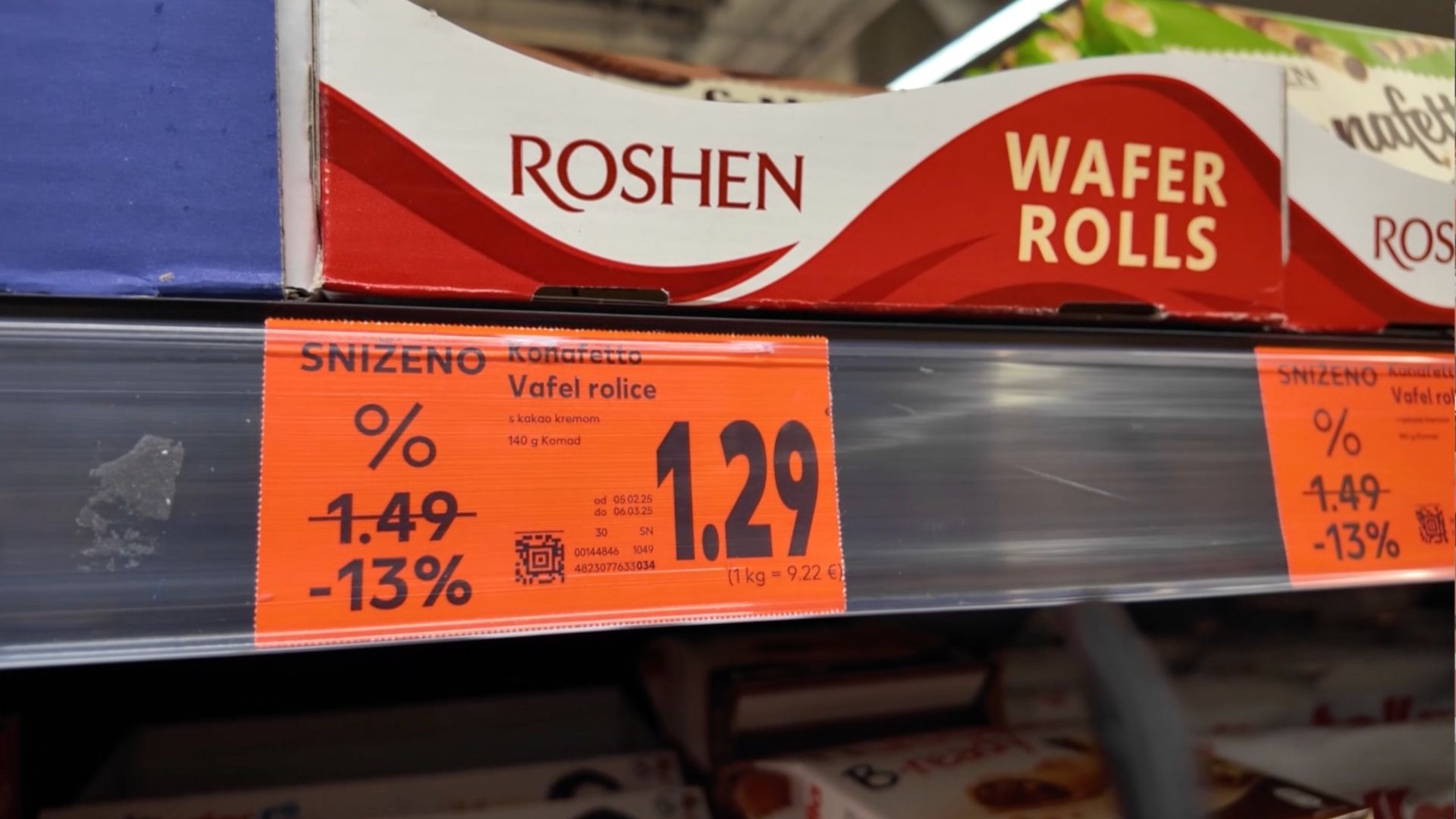 Supermarkets have begun advertising price reductions. /CGTN