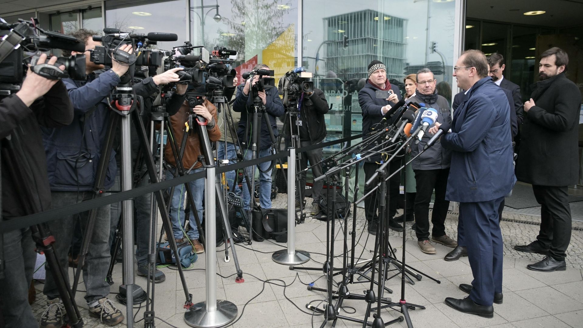 The CSU's parliamentary group leader Alexander Dobrindt faces media at the CDU's headquarters in Berlin. /Tobias Schwarz/AFP