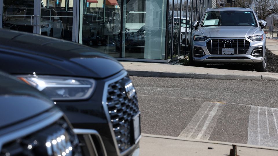 German auto makers scramble to work out tariff strategy