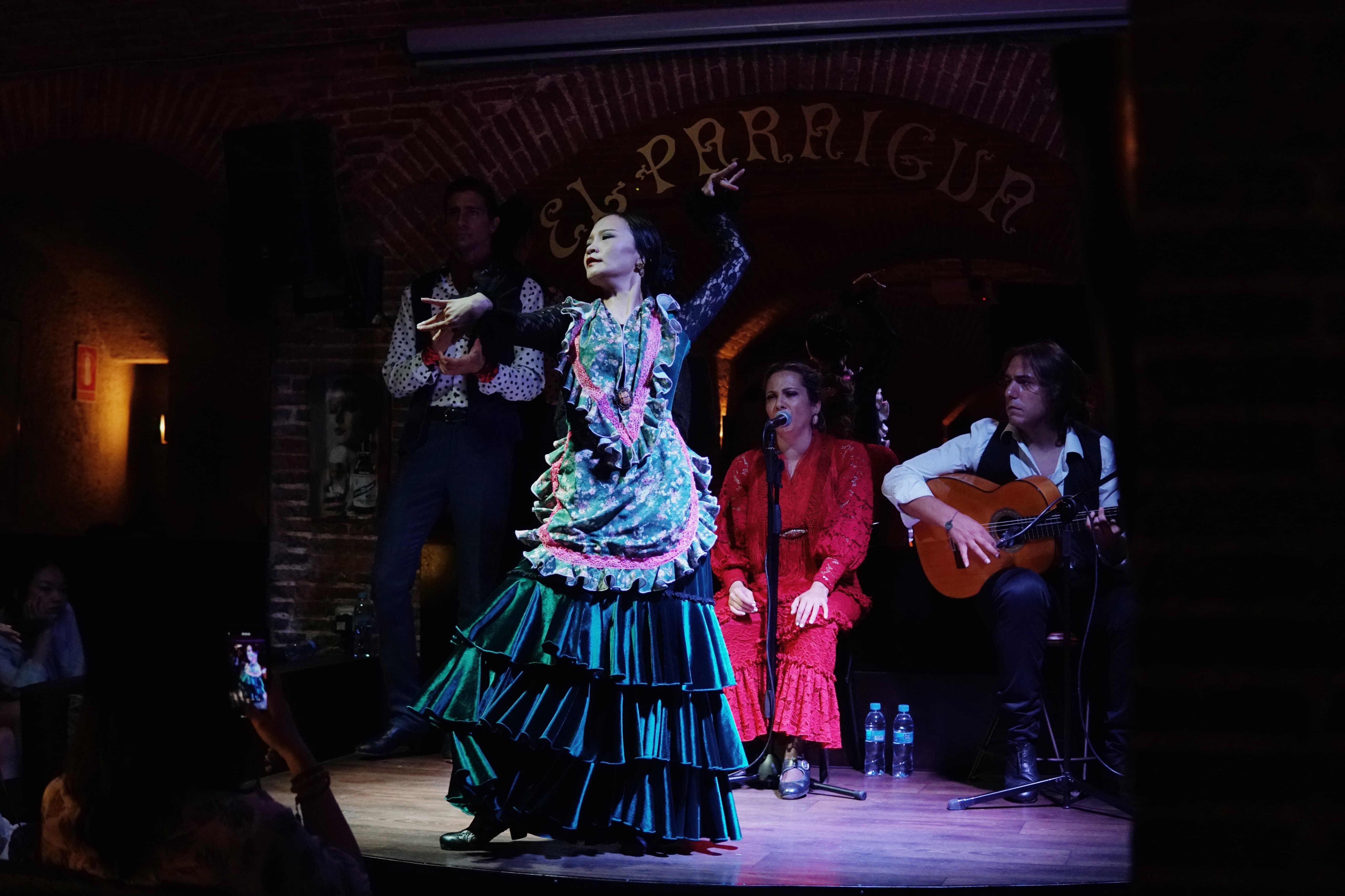 Flamenco is a dialogue between musicians and dancers, Karina teaches her students, but in her class it's also a dialogue between cultures, and she’s had countless positive experiences too. /CGTNEUROPE