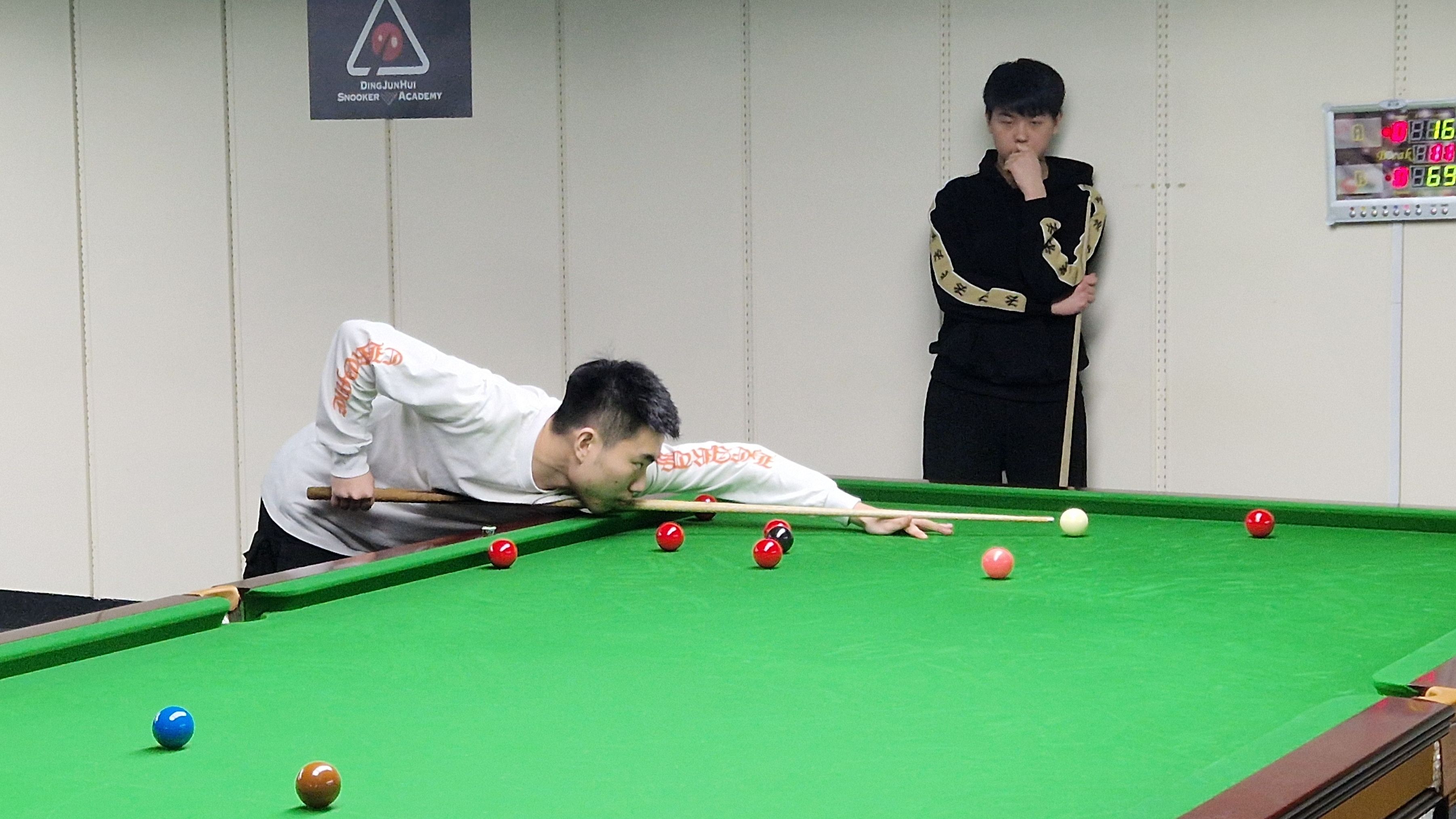 Fan Zhengyi is fully focused on snooker now after coming close to being a table tennis professional. /CGTN Europe 