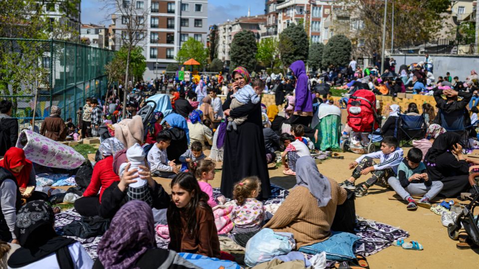 6.2 magnitude earthquake shakes Istanbul