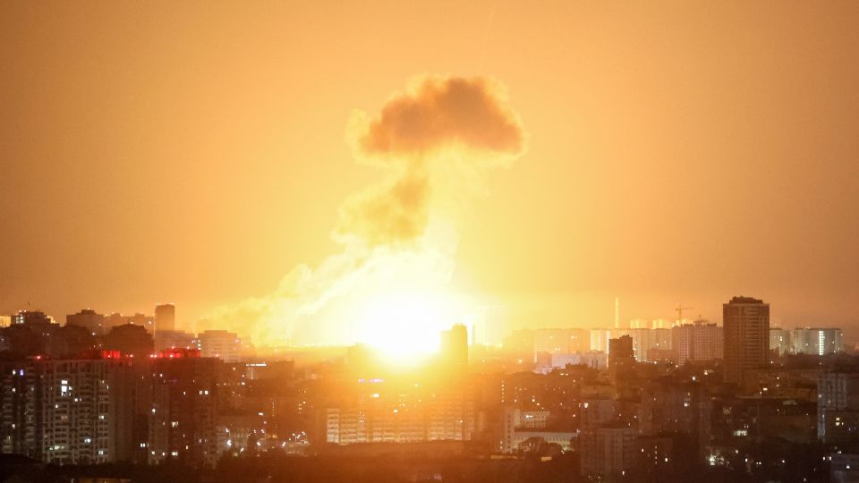 Russia strikes Kyiv as Zelenskyy is accused of intransigence