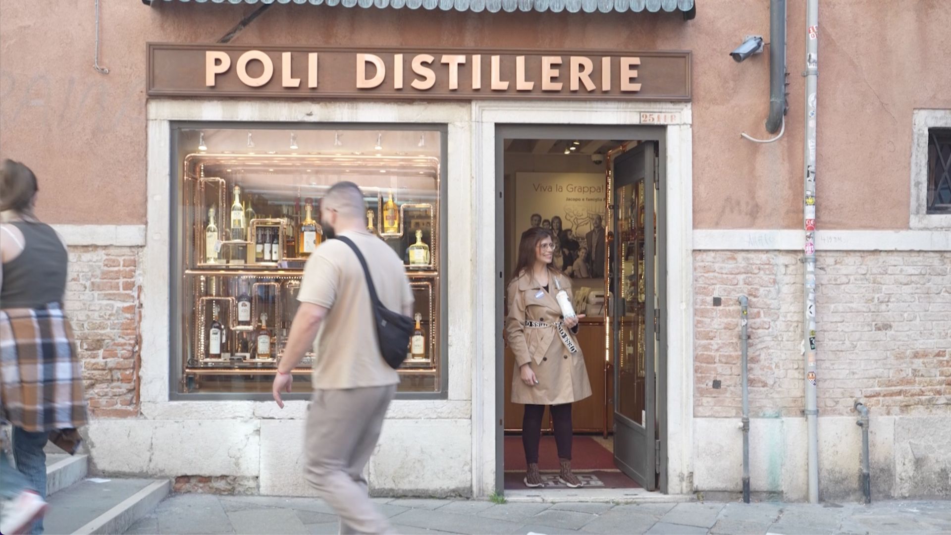 Jessie Toffolo of Poli Grappa distillery fear heavy losses due to Washington's looming tariffs. /CGTN