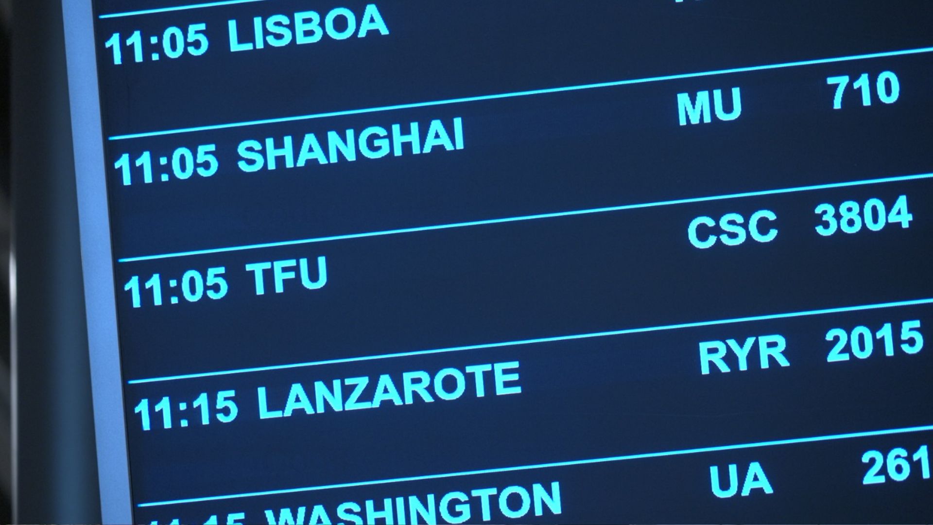 Chengdu Tianfu airport (TFU) on the airport information board at Madrid's Barajas airpor. /CGTN