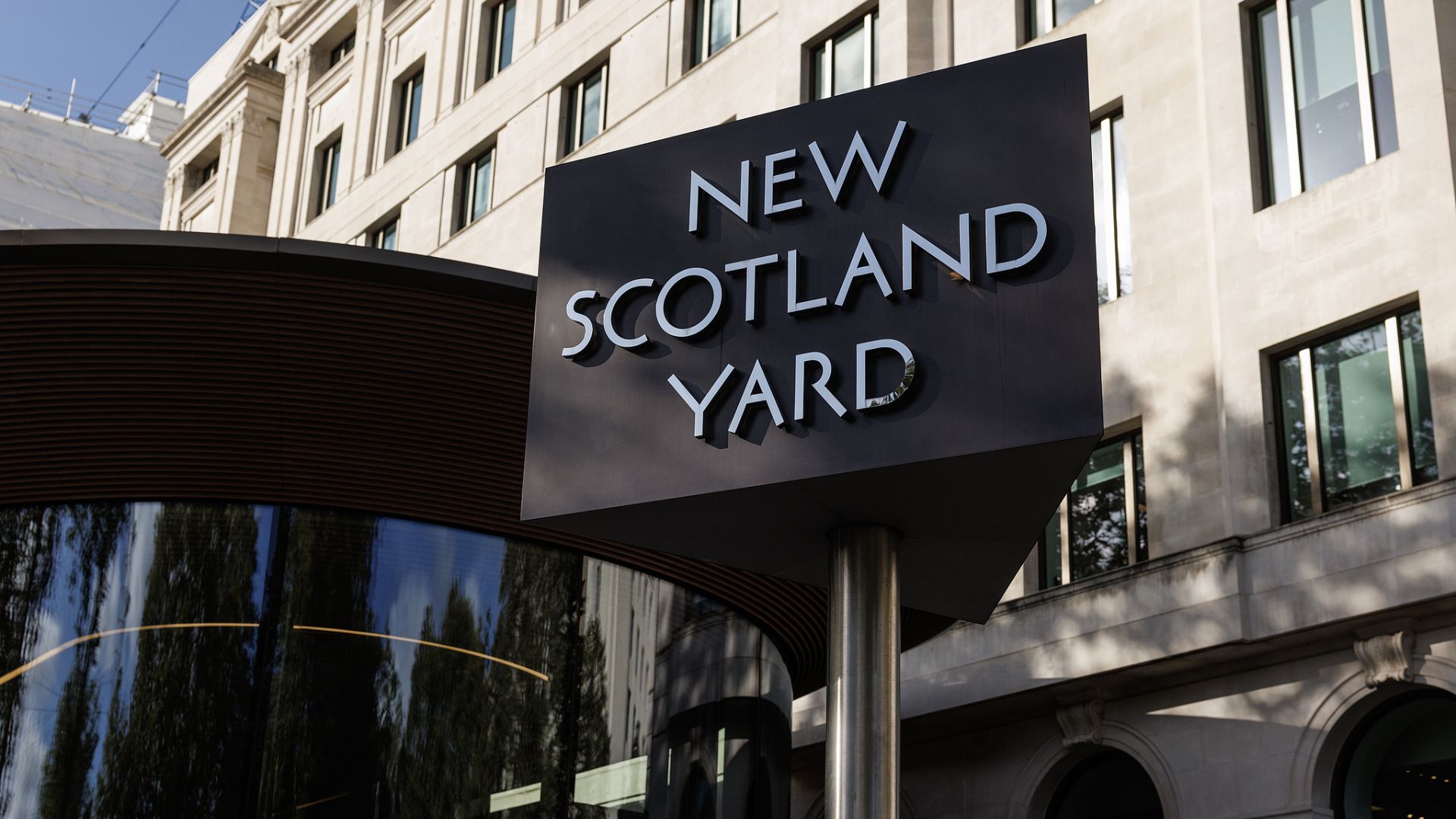 UK counter-terror police arrest 8 men in series of raids