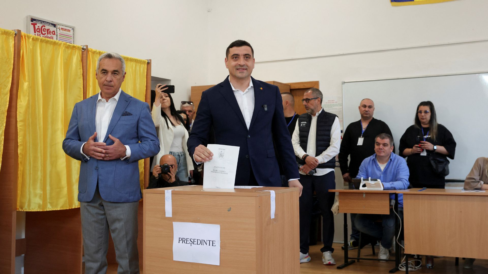 Romania PM resigns after far-right wins first round of president vote