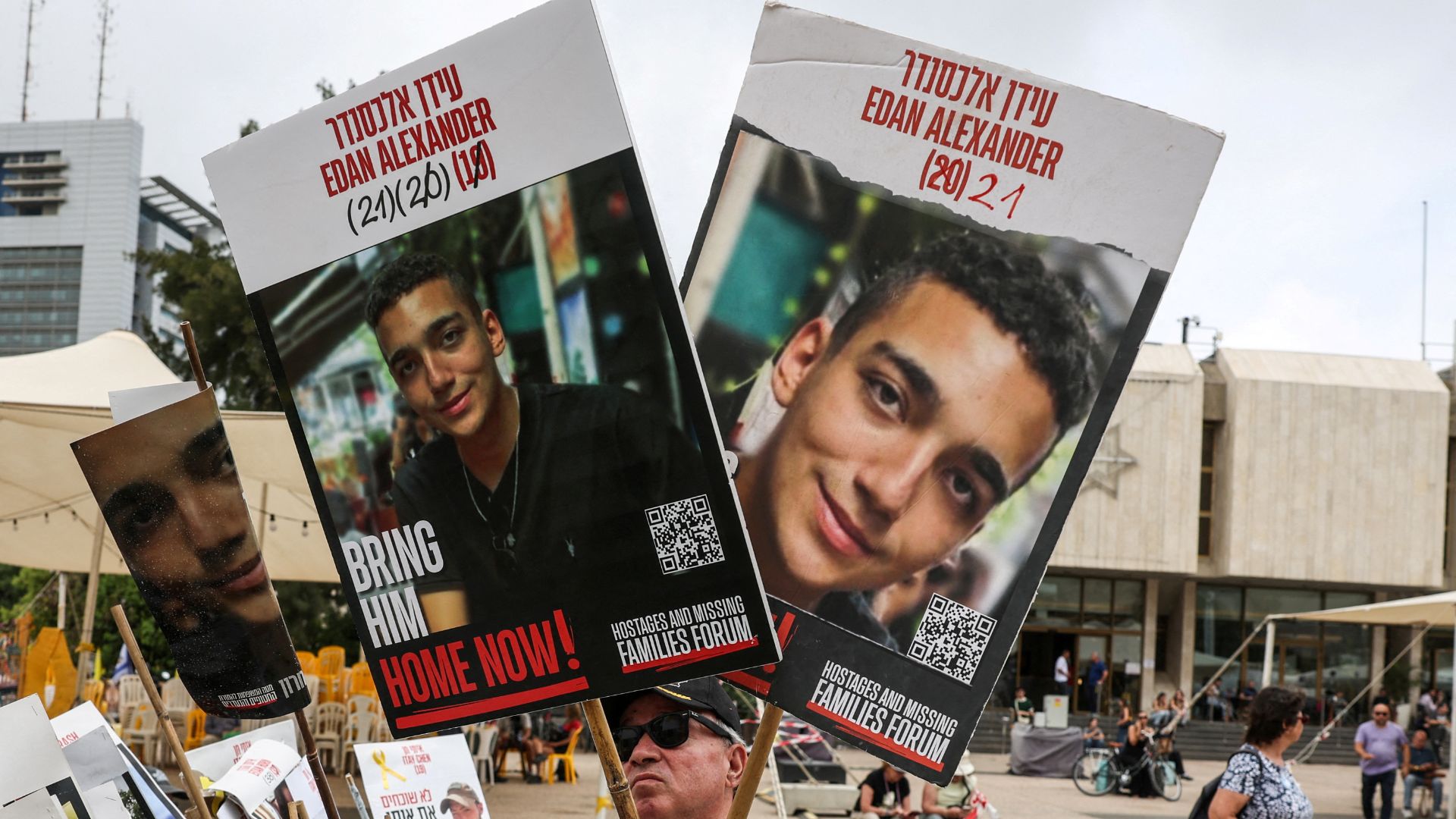 Hamas to free U.S.-Israeli hostage, Israel says no ceasefire