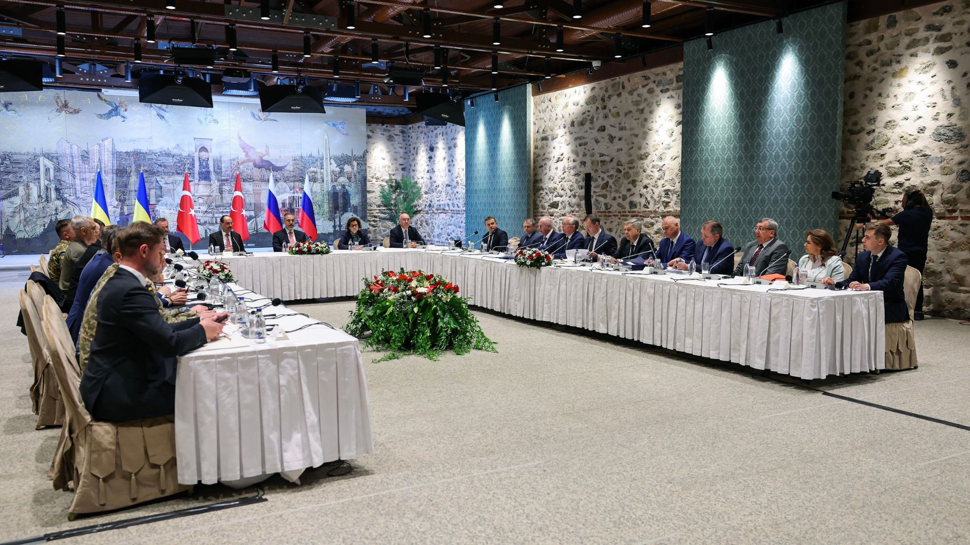 Russia-Ukraine talks yield PoW swap and an agreement to keep talking