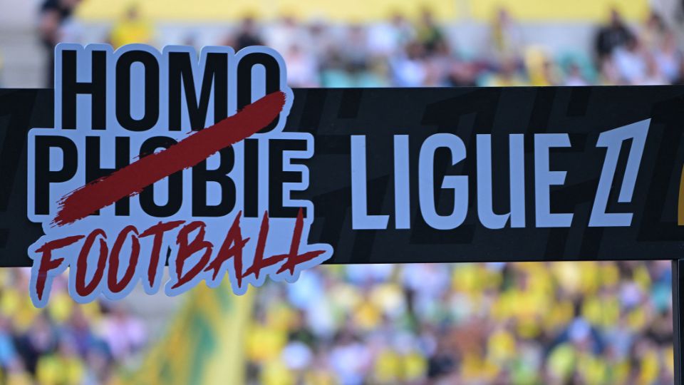 French football anti-homophobia campaign falls flat