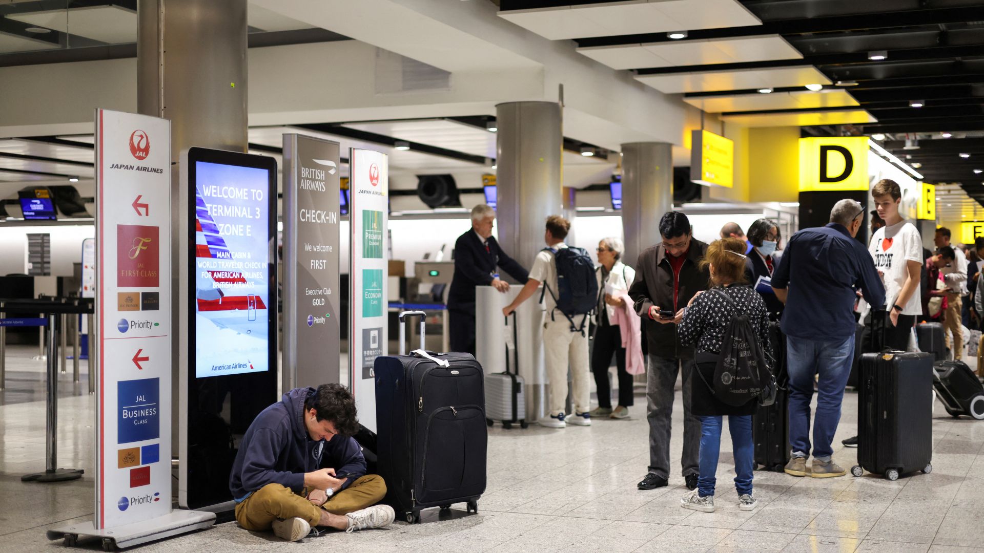EU divisions over allowing longer flight delays without compensation