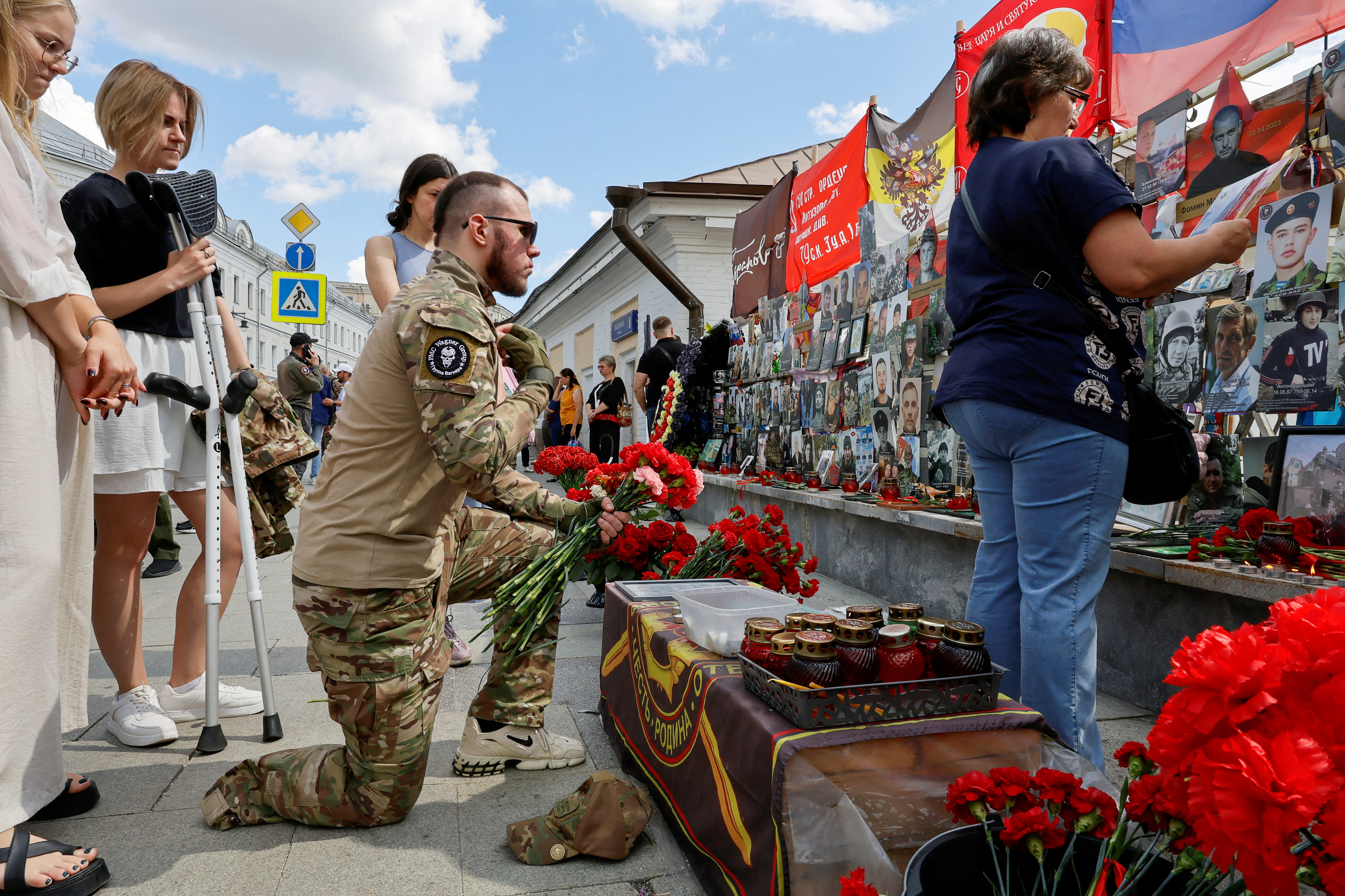 Mourners pay tribute in Moscow in August 2024 to Wagner fighters killed in Mali. /Yulia Morozova/Reuters
