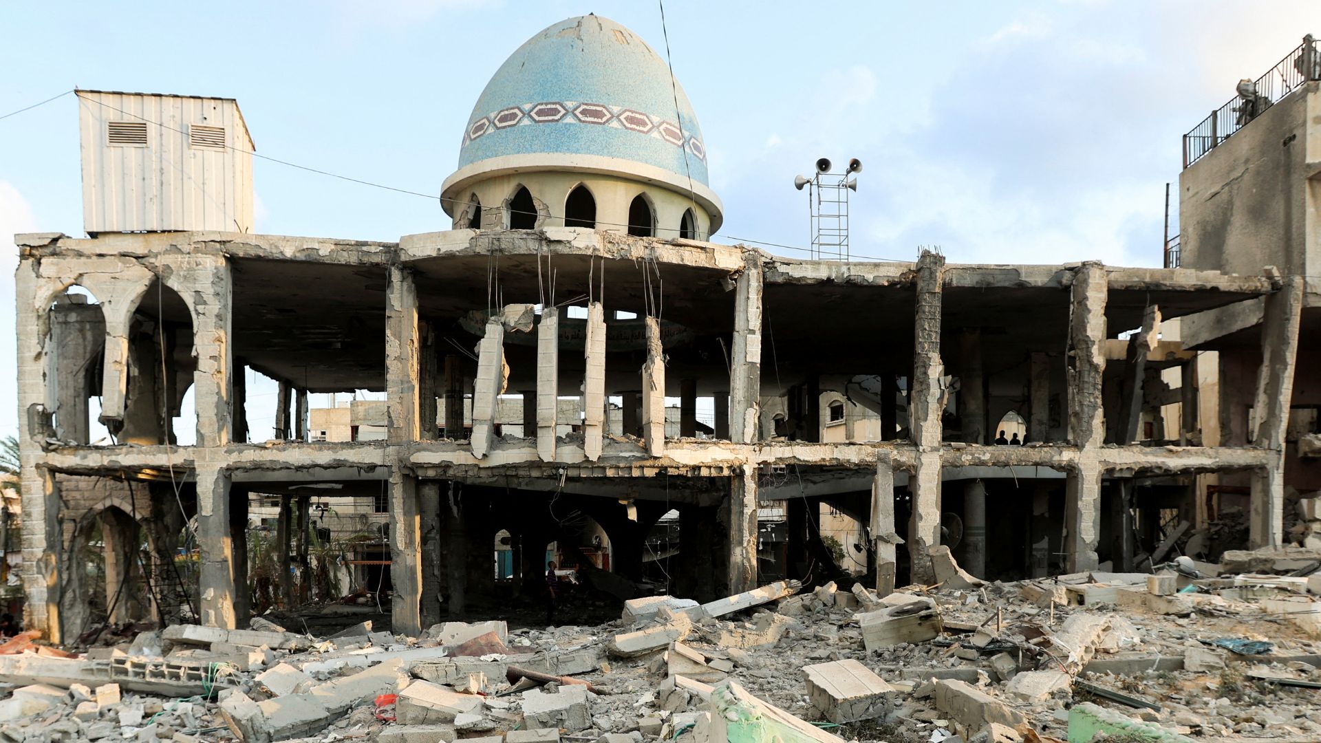Aftermath of an Israeli strike on a mosque in Deir Al-Balah, June 2025. /Ramadan Abed/Reuters