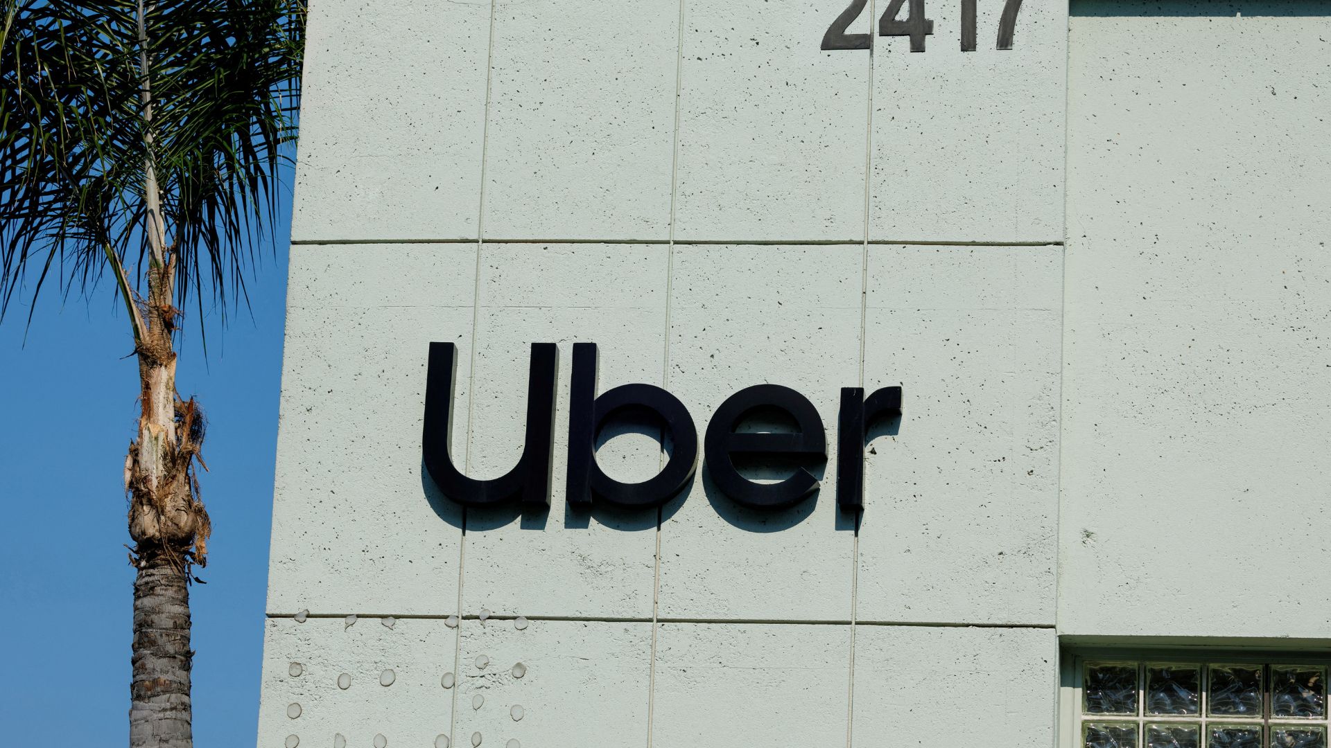 Uber to launch driverless taxis in London next year