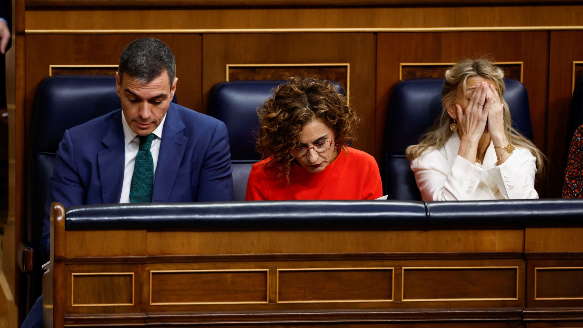 Junior coalition partner pressures Spanish PM amid corruption scandal