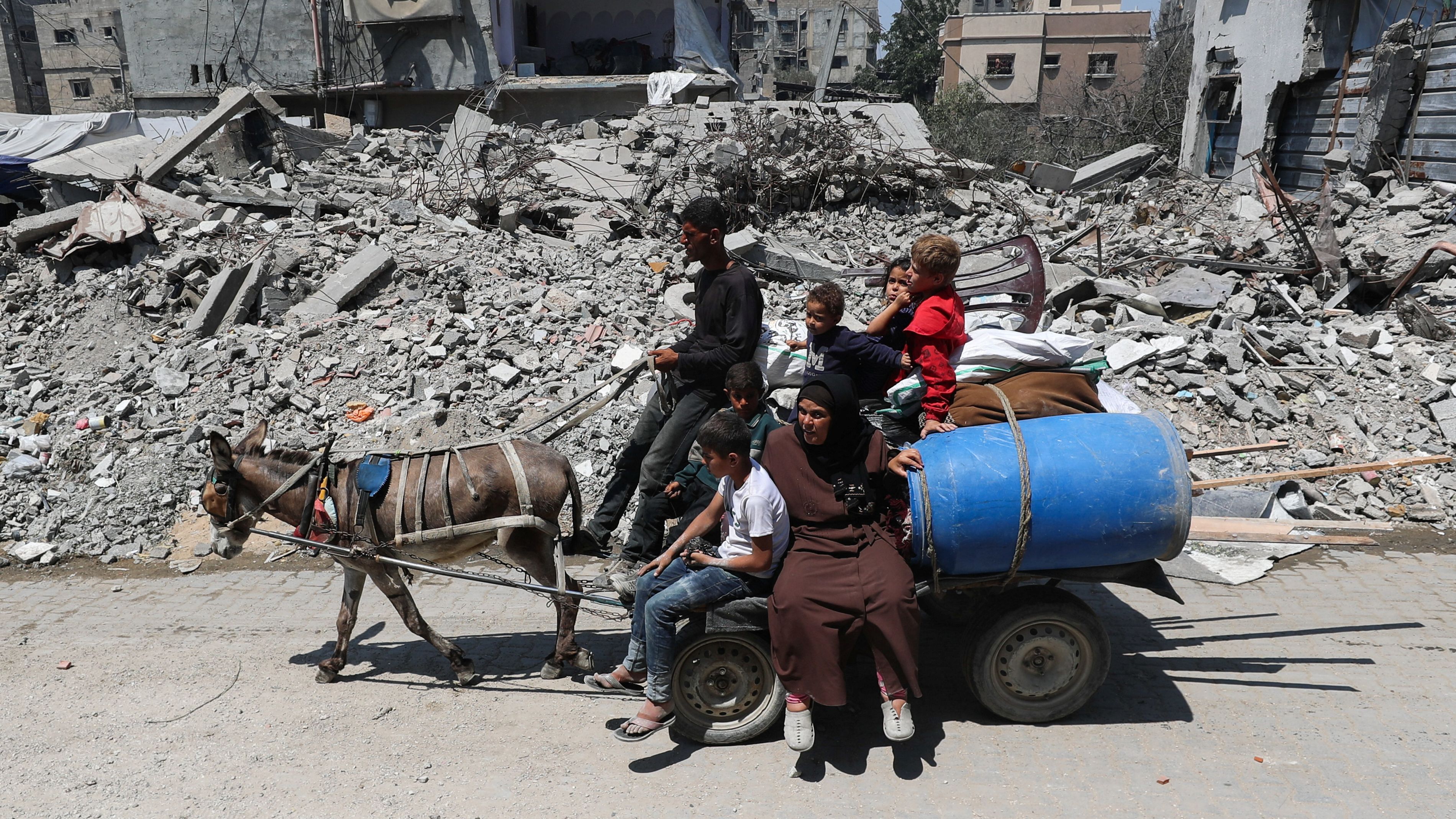 Israel steps up Gaza offensive ahead of White House talks on ceasefire