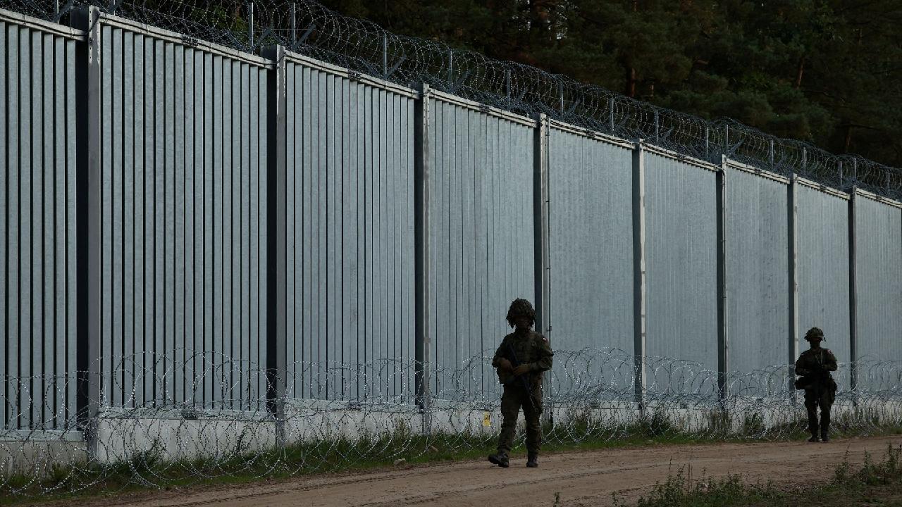 Poland to start controls on borders over migration fears