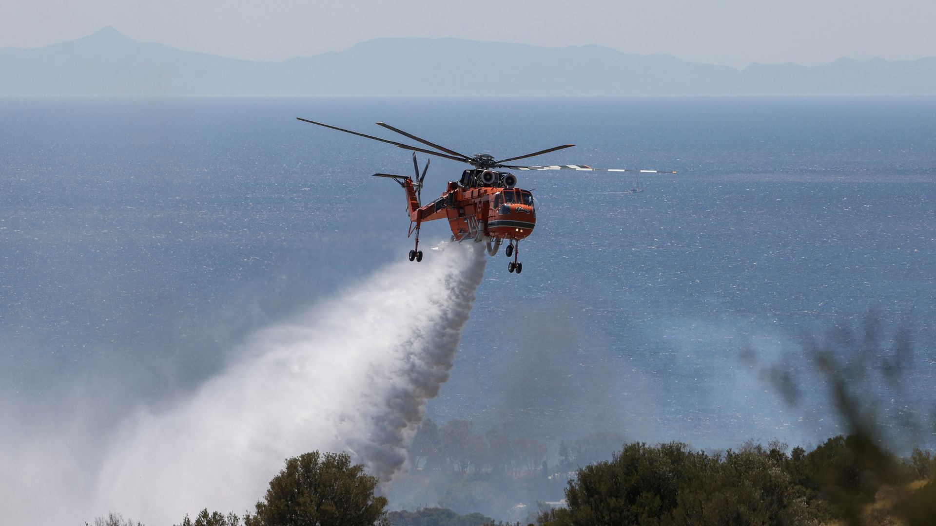 EU to add global CO2 credits to climate goal as heatwave continues
