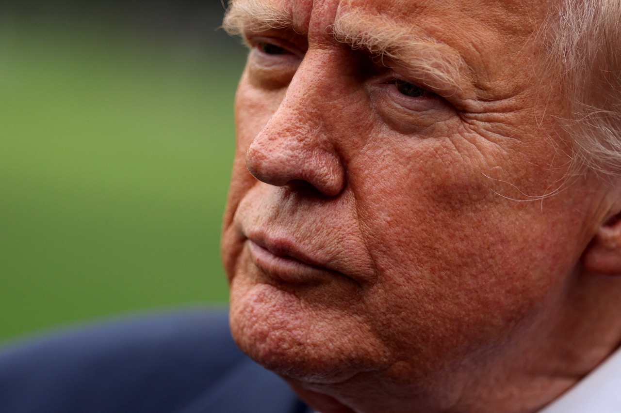 U.S. President Donald Trump speaks to reporters ahed of boarding Marine One to depart for New Jersey, at the White House in Washington, D.C., U.S., August 1, 2025. /REUTERS