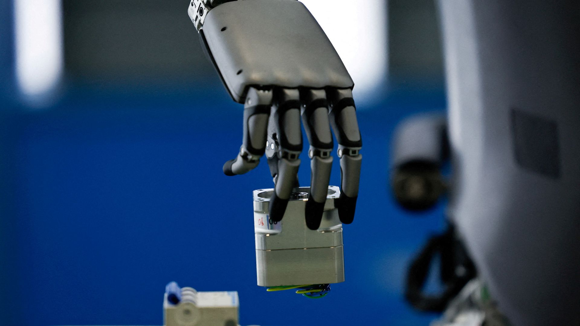 Chinese tech companies have secured around 6,000 patents for humanoid robots over the last five years. /Tingshu Wang/Reuters
