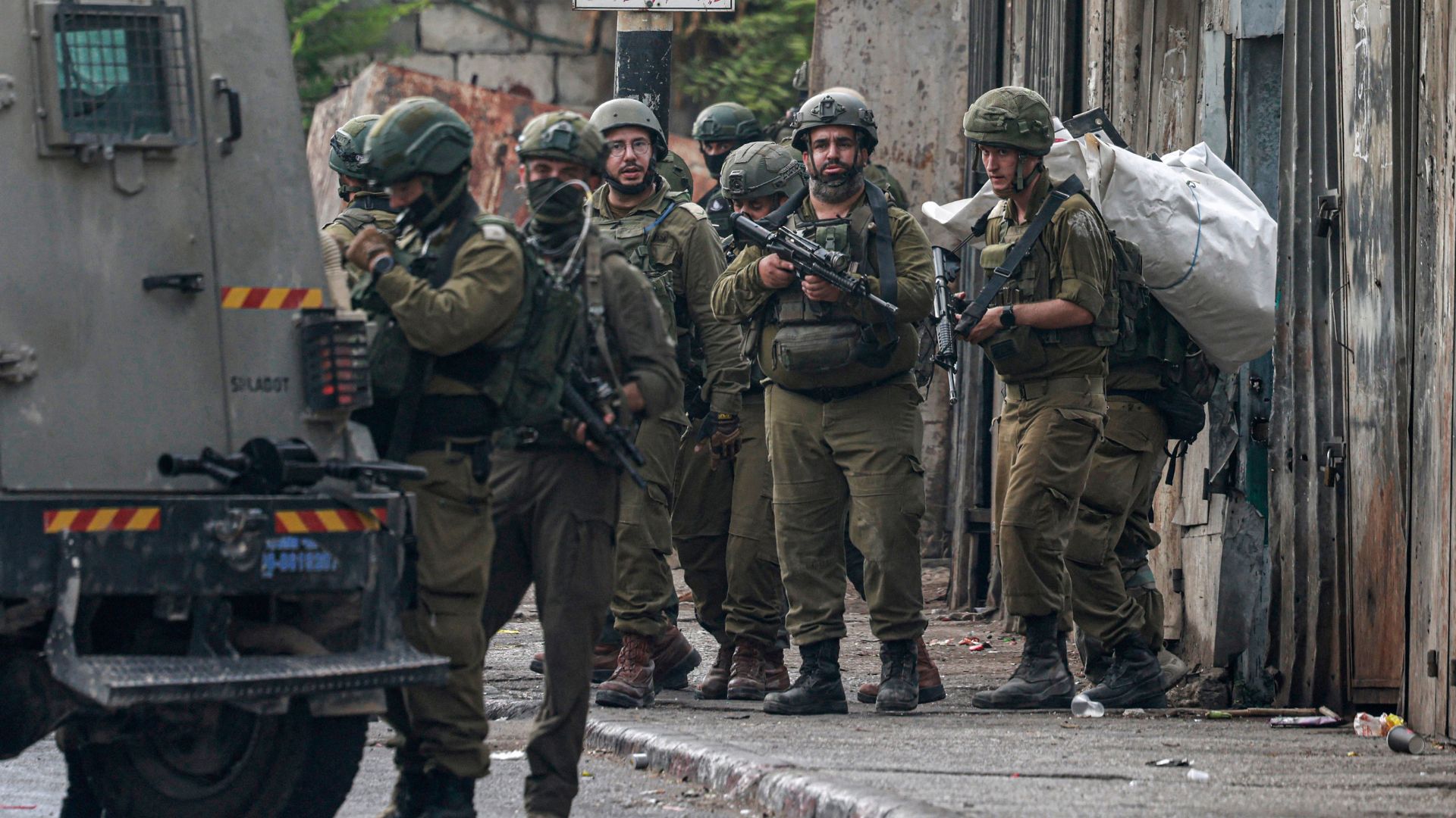 Israeli troops deploy during a raid in Nablus city in the occupied West Bank on August 27, 2025. /Jaafar Ashtiyeh/AFP
