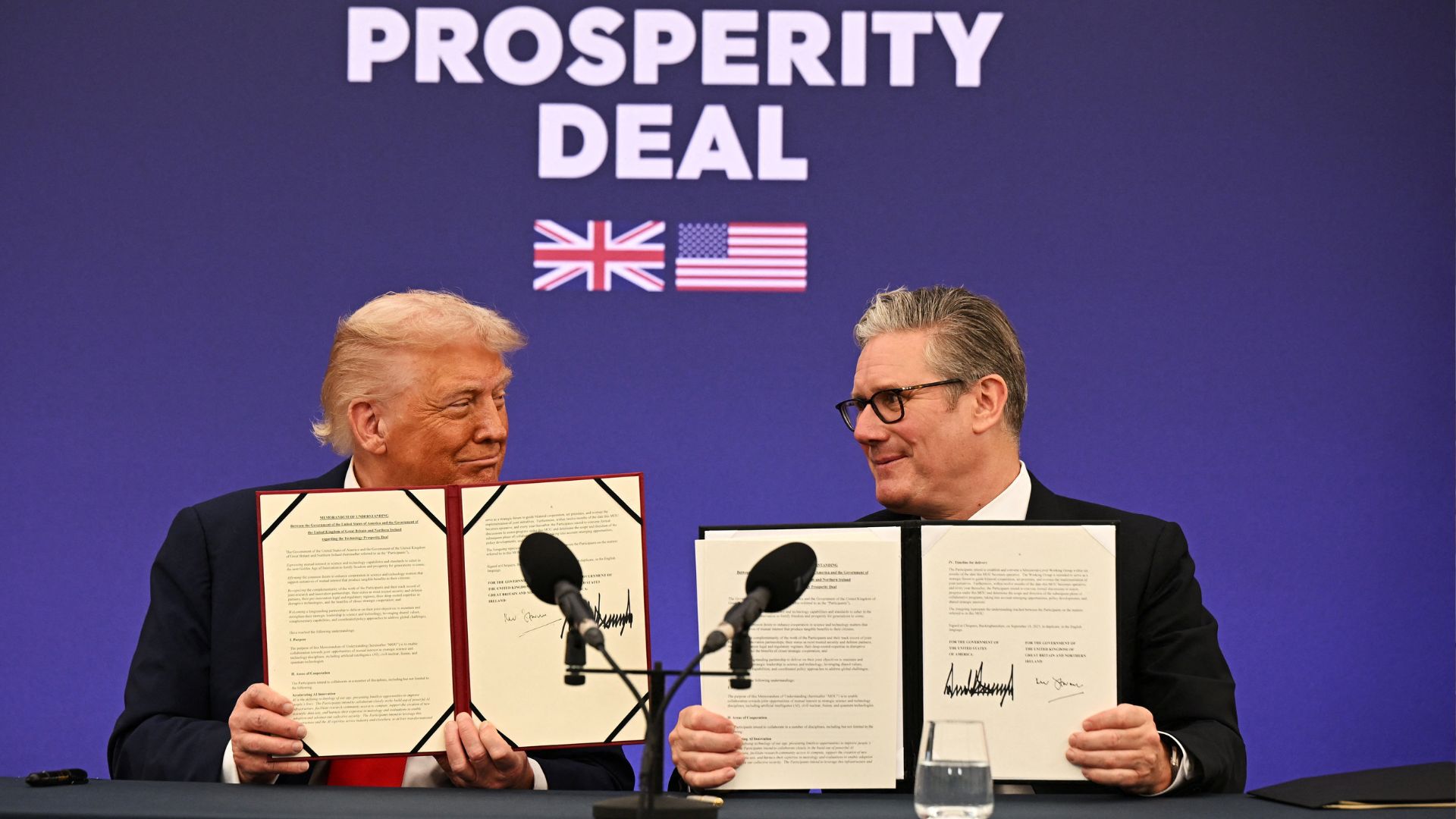 Trump and Starmer announce an agreement between the two countries as they hold a press conference at Chequers. /Leon Neal/Pool