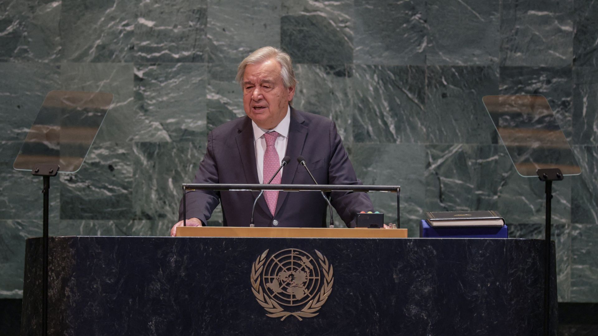 'We should not feel intimidated by the risk of retaliation' said UN Secretary-General Antonio Guterres./ Jeenah Moon/Reuters
