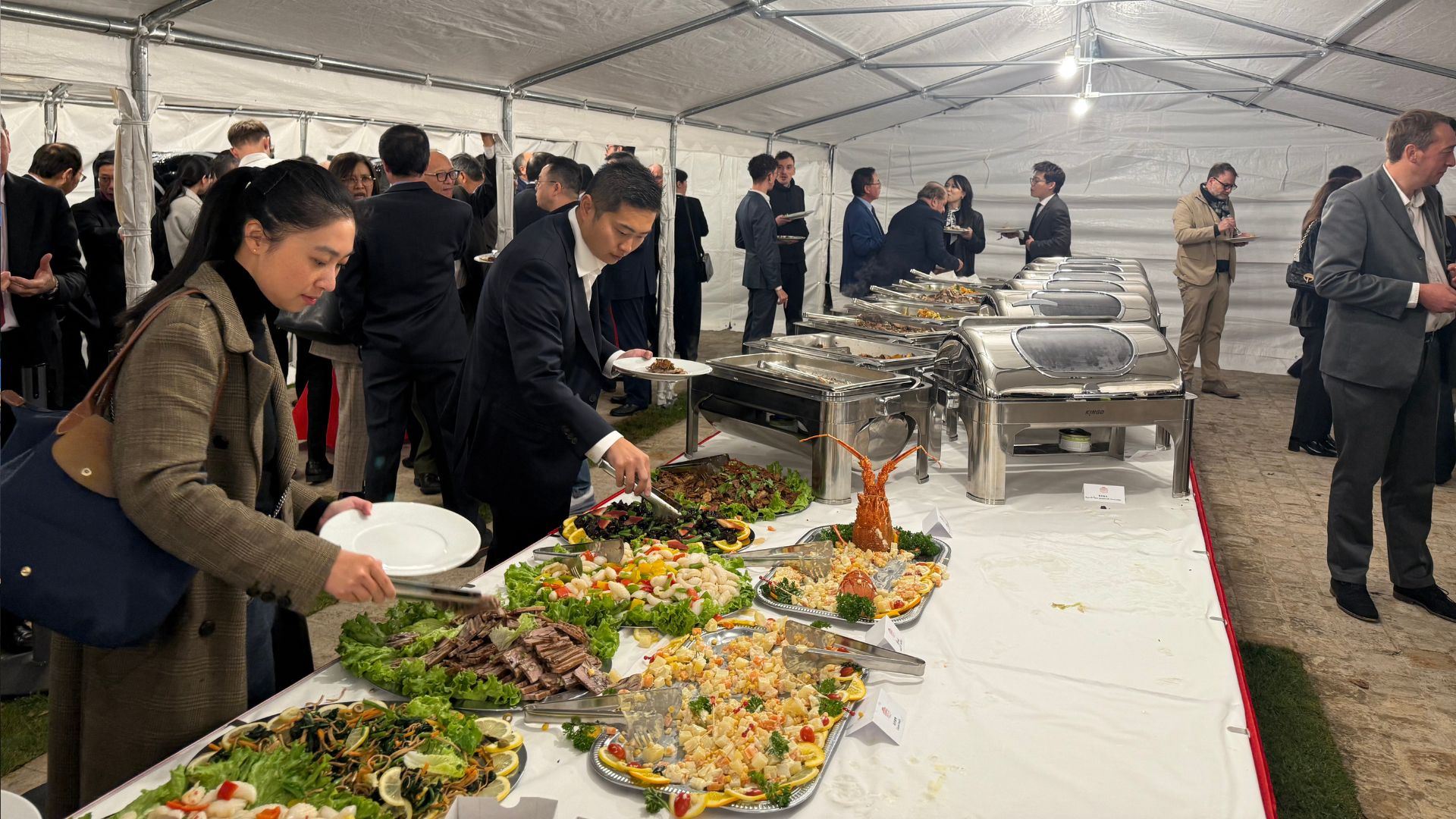 Guests enjoyed Chinese cuisine. /CGTN