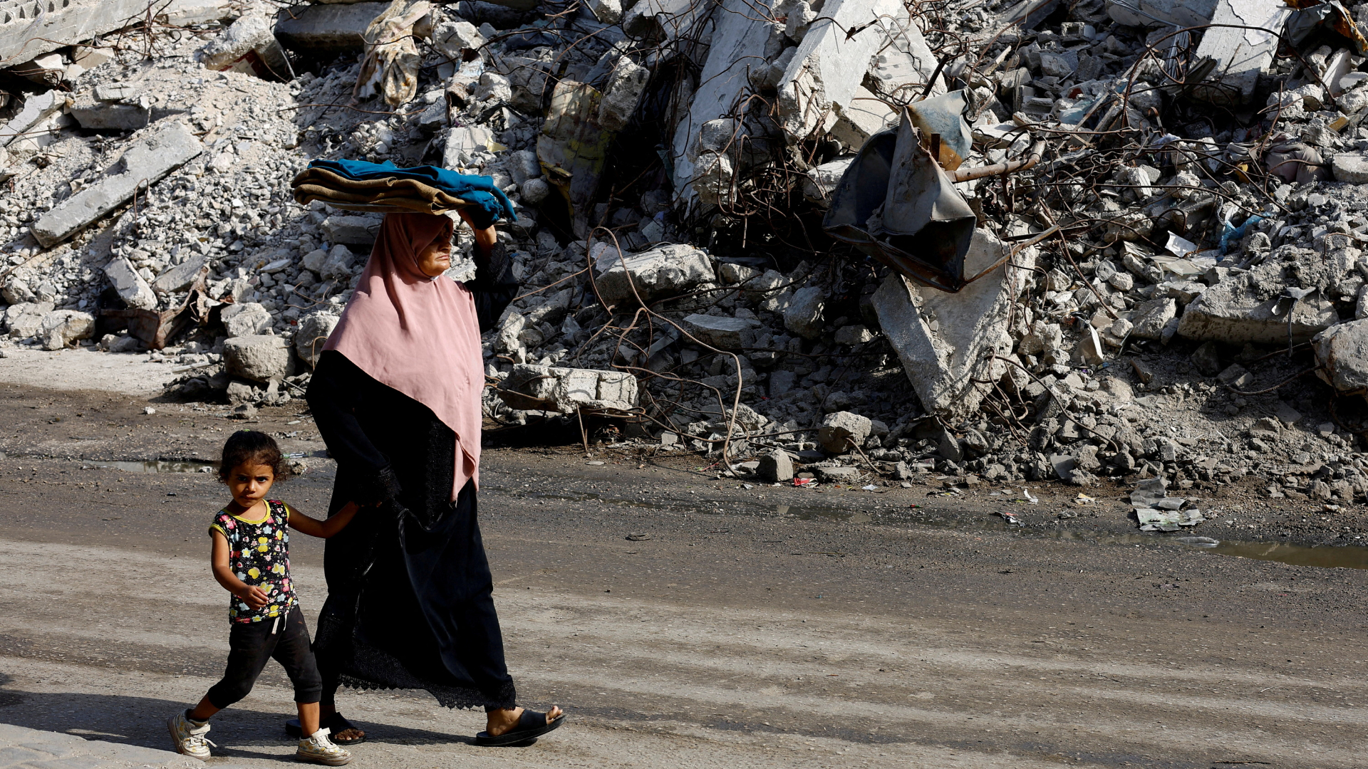 More deaths in Gaza as Hamas agrees to peace deal