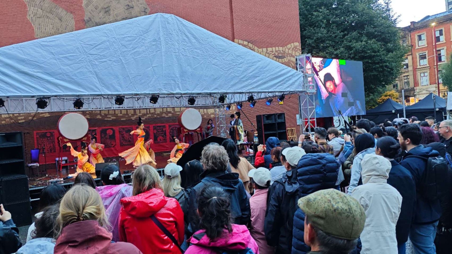 The Mid-Autumn festival celebrates family, honors ancestors and promotes harmony and friendship. /The Consul General of China in Manchester, Tang Rui /@CGTangRui
