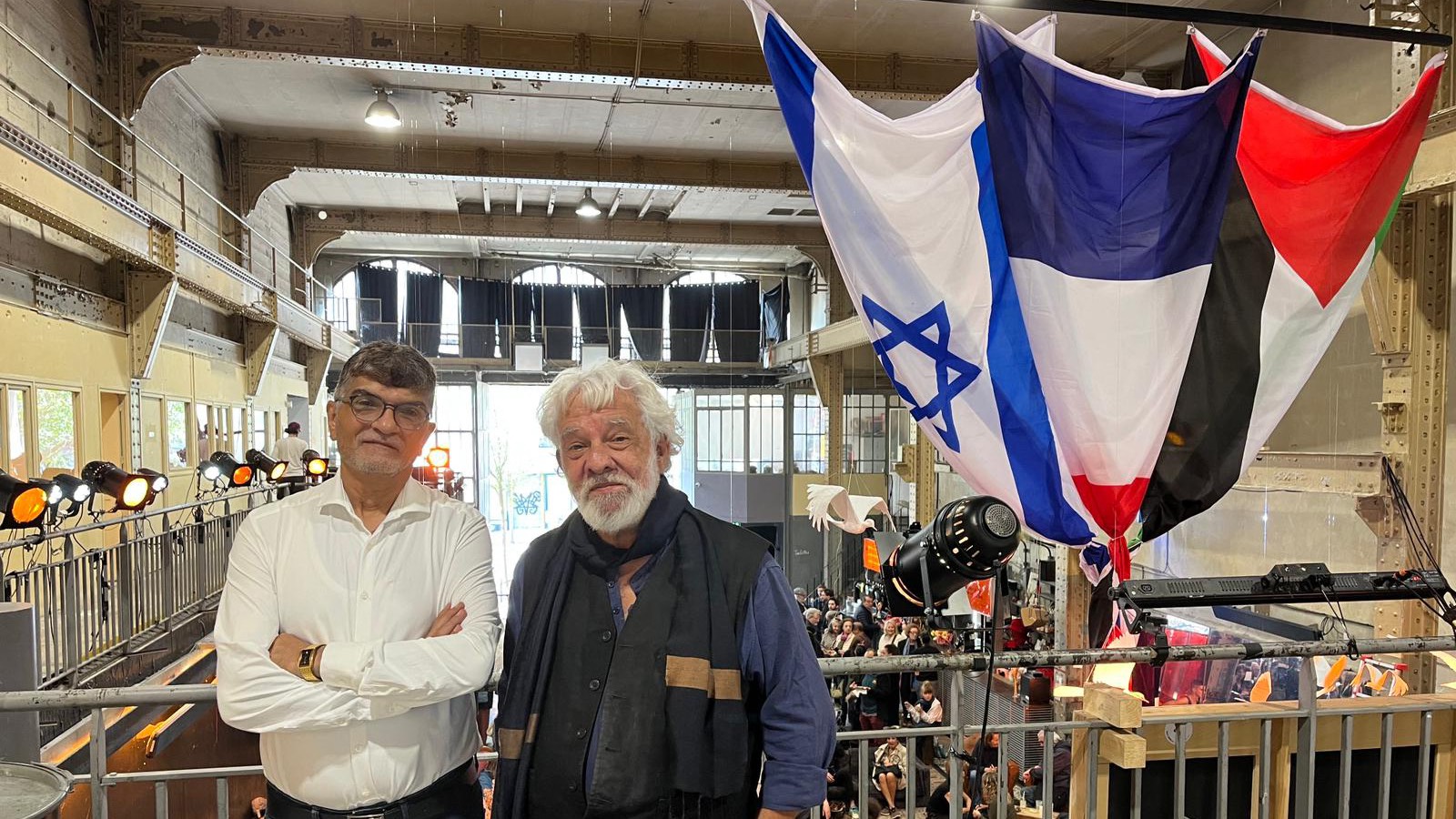 Restaurant founders Edgar Laloum (R) and Radjaa Aboudagga pose for a picture at the opening in Paris. /Antoine Boyer/AFP