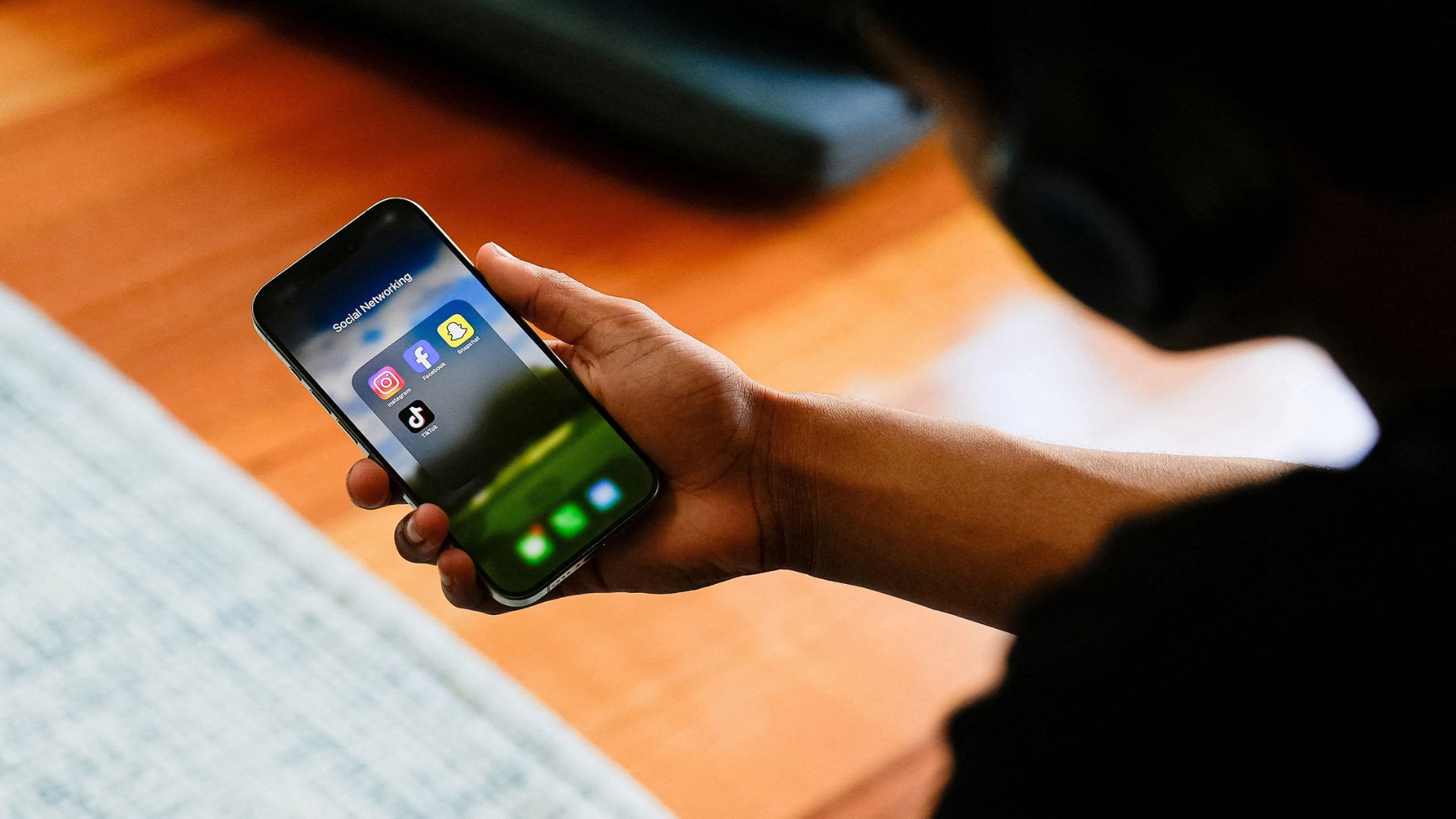 EU lawmakers propose social media ban for under-16s