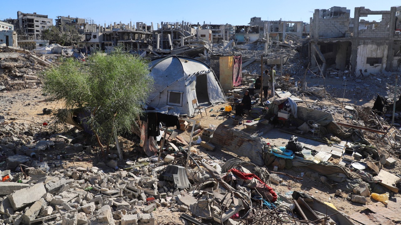 Many Palestinians are returning to find their Gaza City homes turned to rubble. /Ebrahim Hajjaj/Reuters