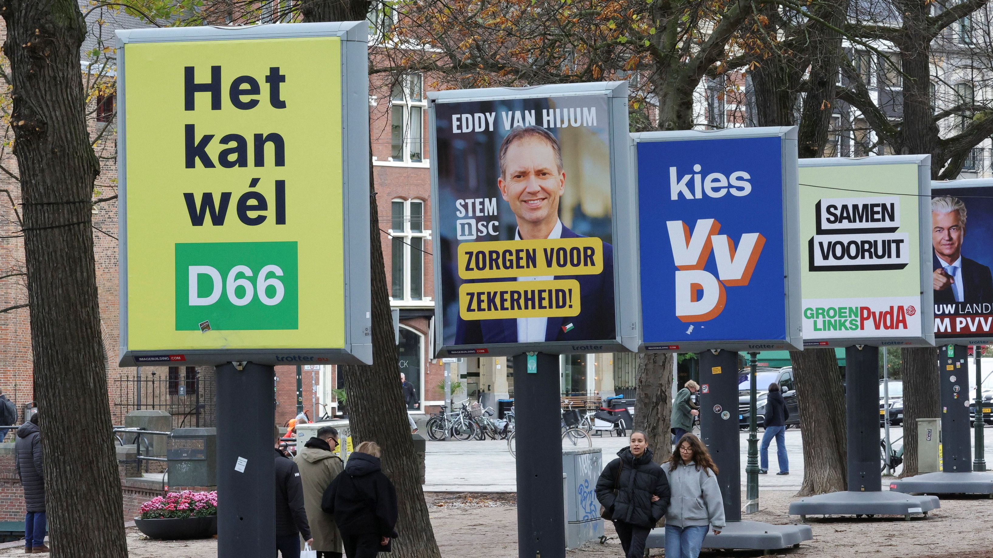Election campaign posters on the eve of the Dutch parliamentary election in Netherlands./ Yves Herman/Reuters