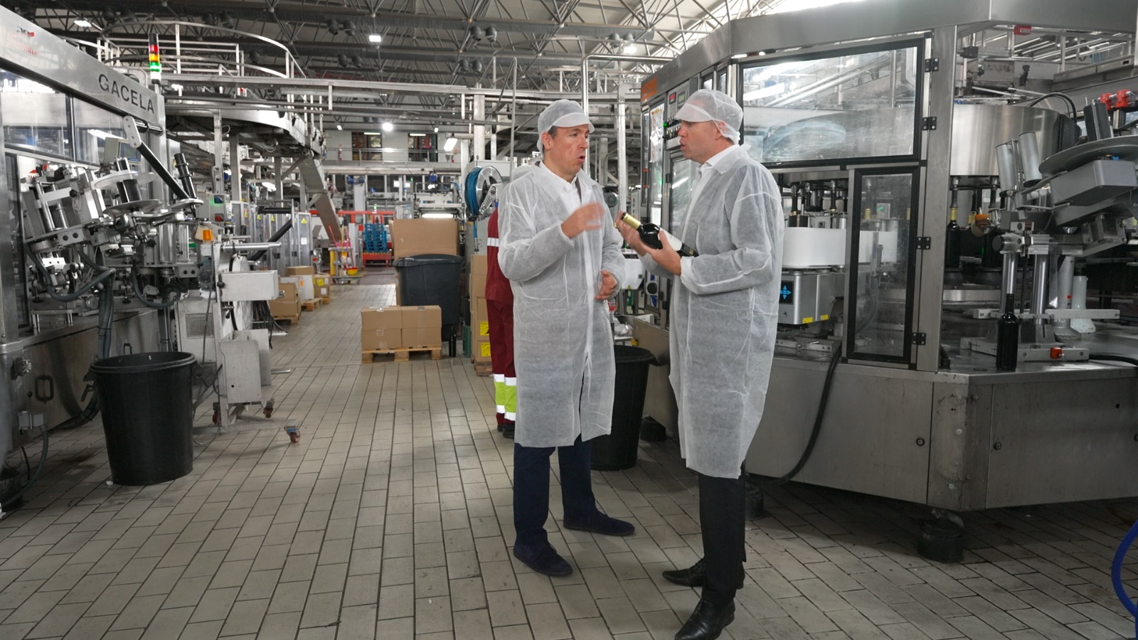 CGTN's Ken Browne discussed the industry's challenges with some of Spain's wine producers.