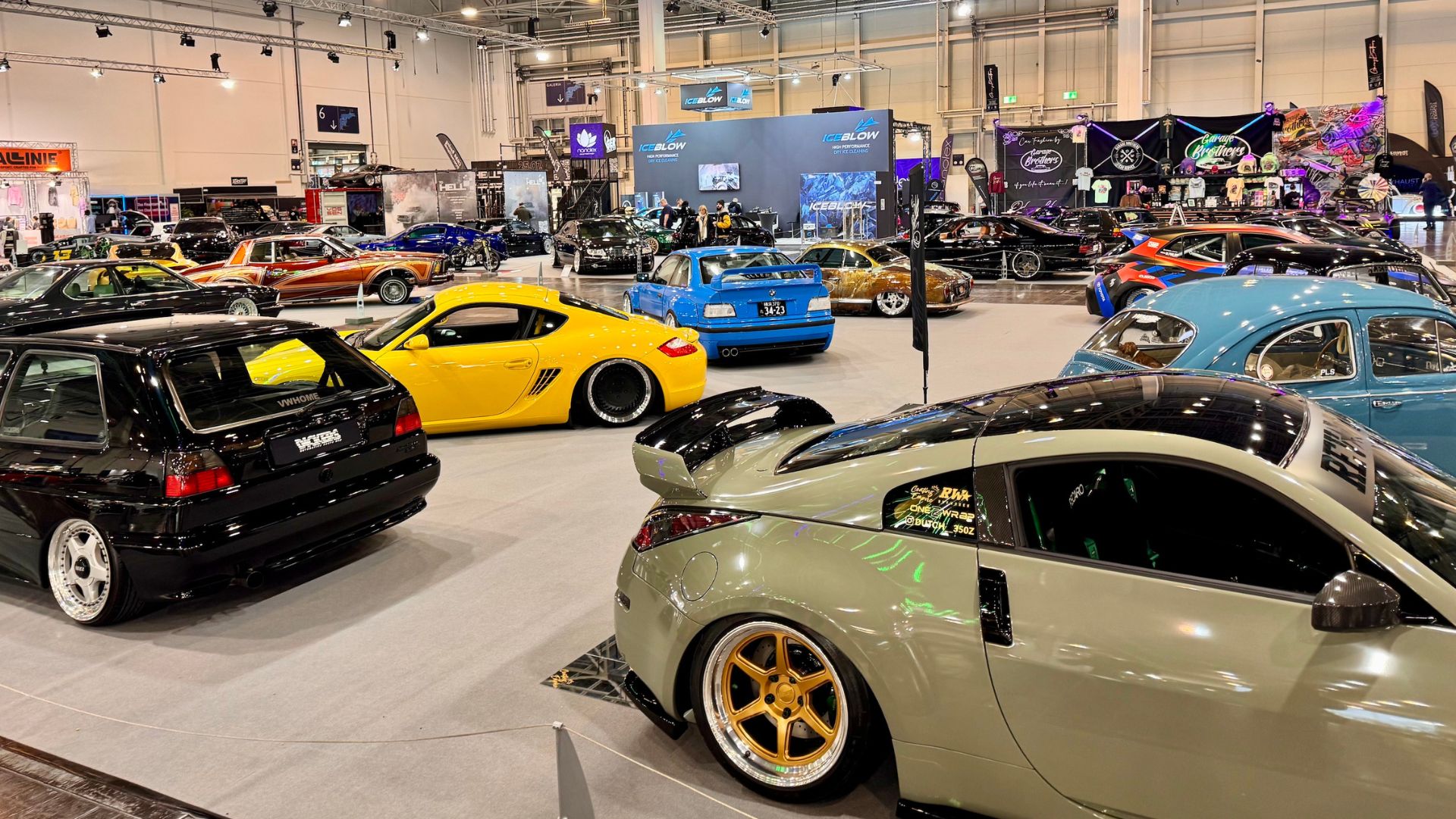 Classic cars are very popular at the show. /CGTN