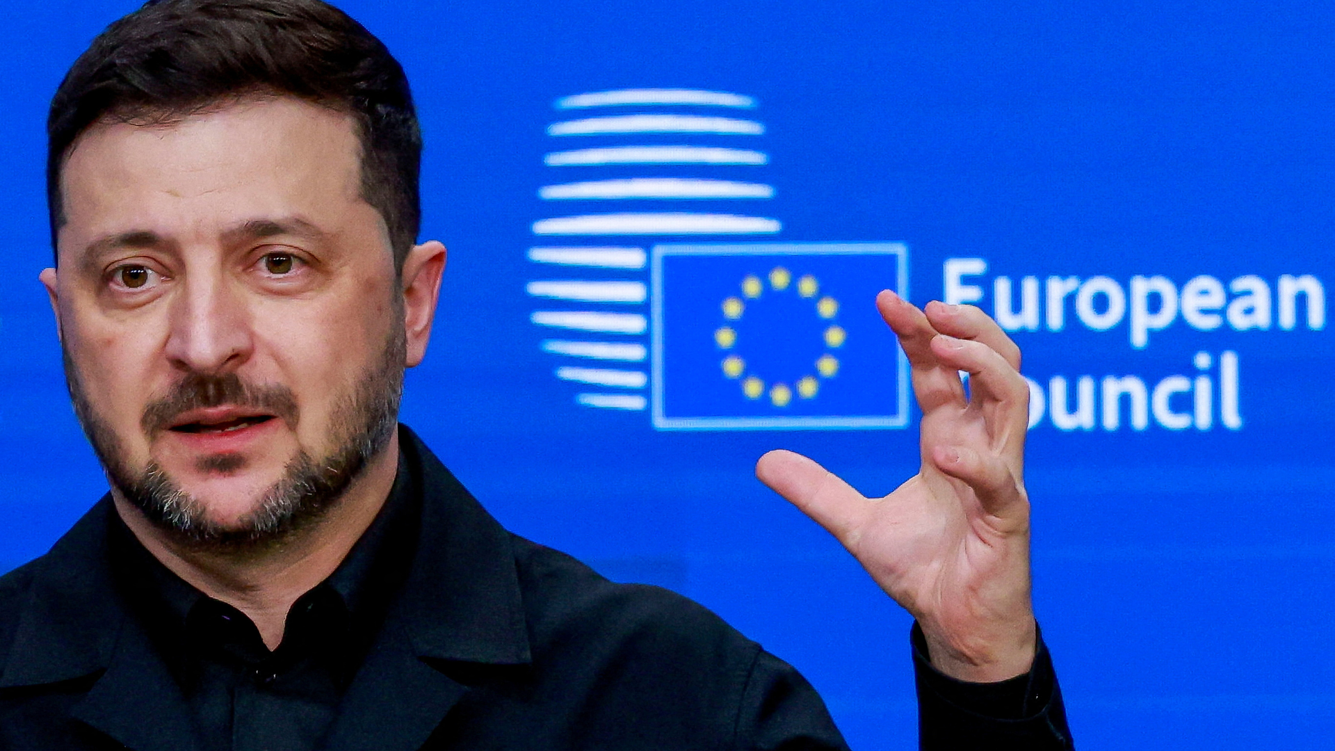 Ukrainian President Volodymyr Zelenskiy attends a press conference on the day of the European Union leaders' summit in Brussels, Belgium. /Stephanie Lecocq/Reuters
