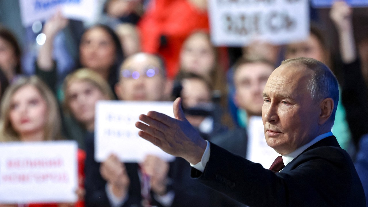 Russian President Vladimir Putin attends his annual end-of-year press conference and phone-in in Moscow, Russia. /Alexander Kazakov/Sputnik/ Reuters